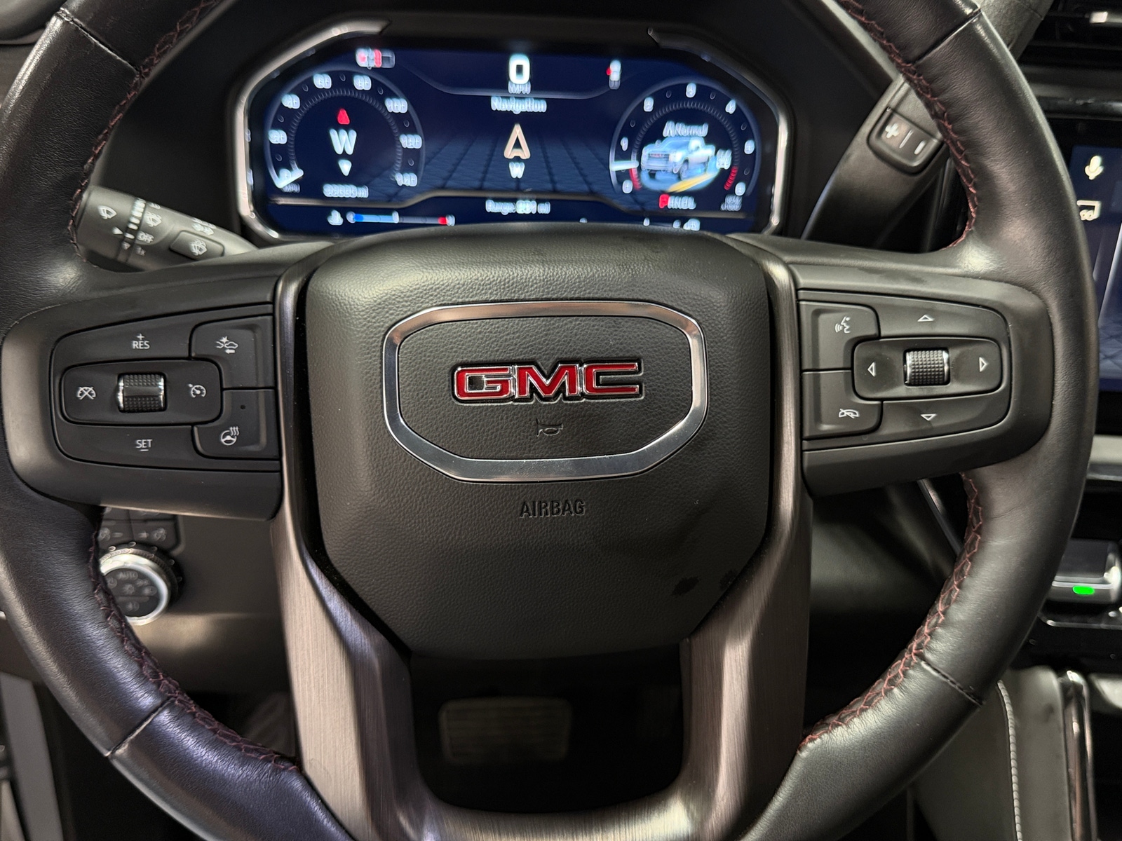 Thumbnail: 2025 GMC Sierra 2500 - 4