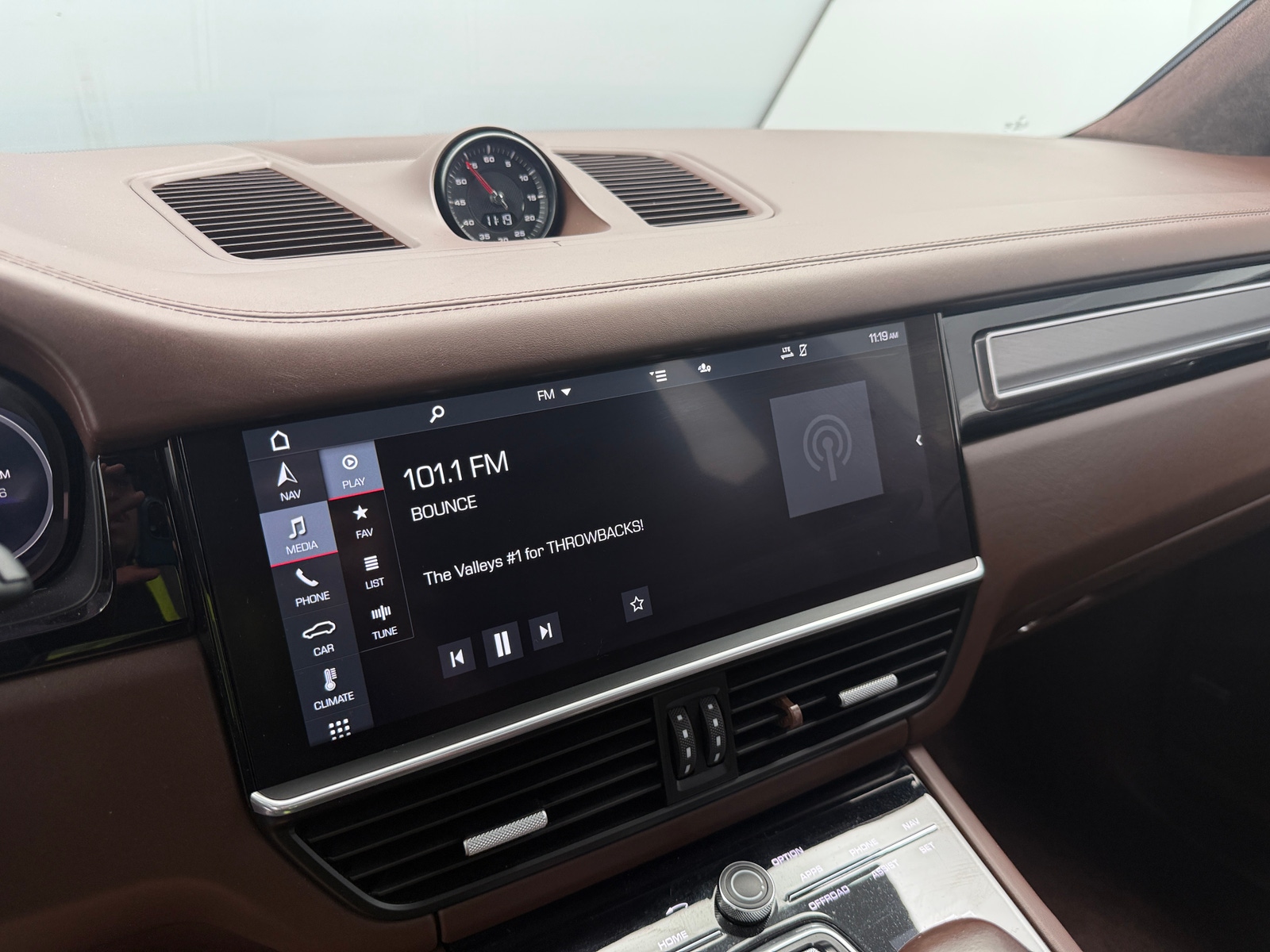 Thumbnail: 2020 Porsche Cayenne - 3