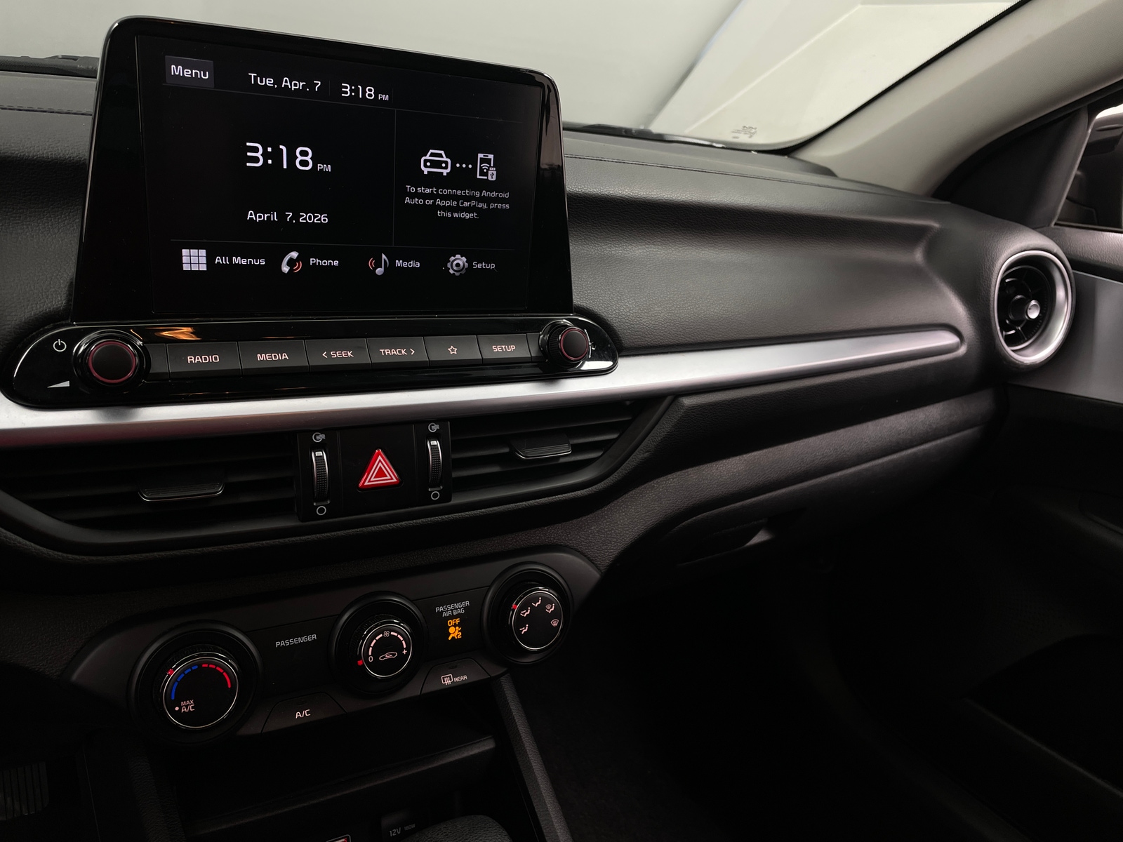 Thumbnail: 2022 Kia Forte - 4