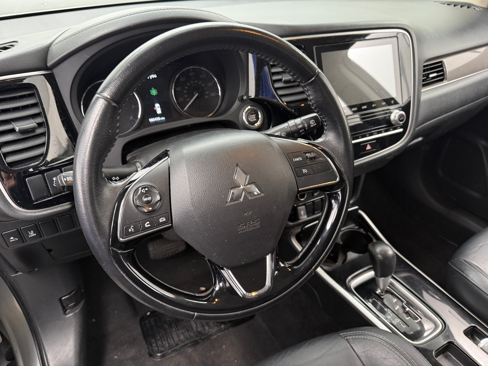 Thumbnail: 2020 Mitsubishi Outlander - 4