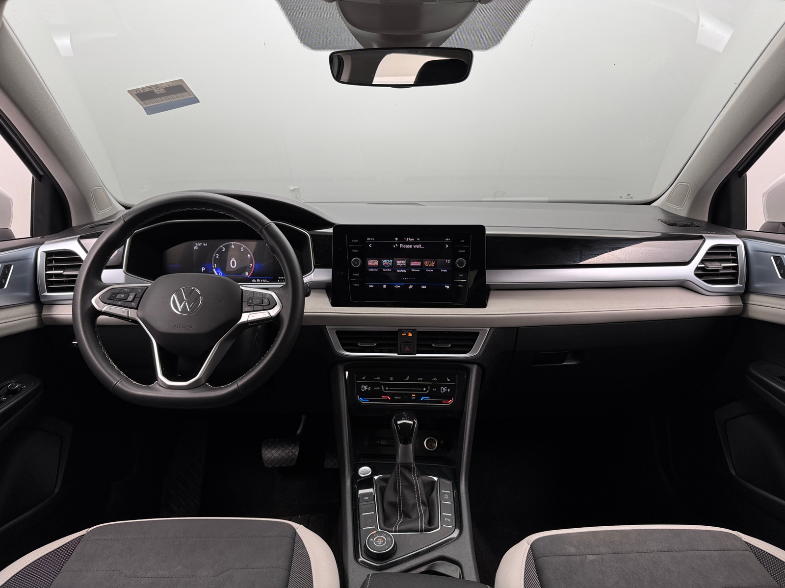 Thumbnail: 2025 Volkswagen Taos - 3