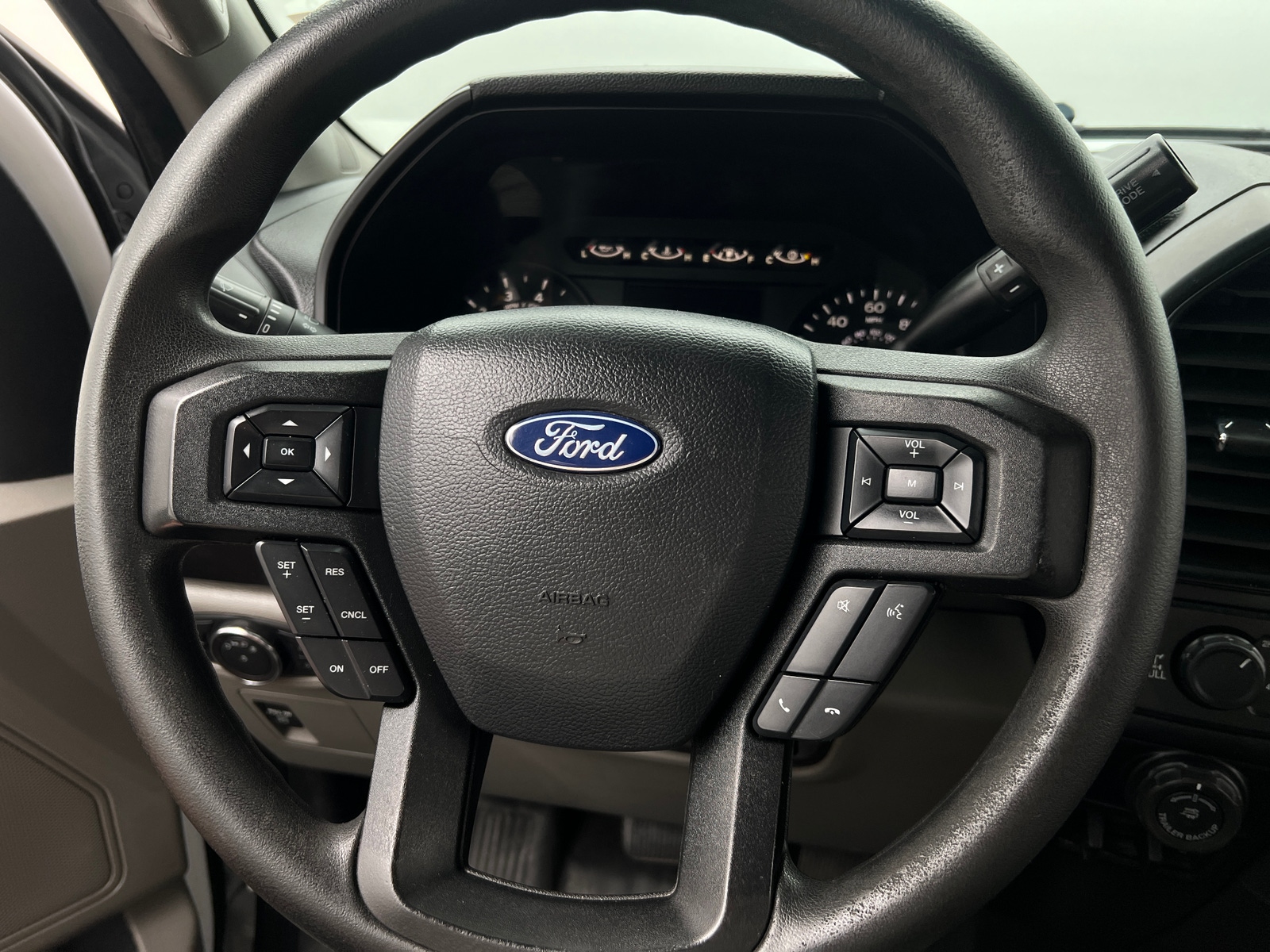 Thumbnail: 2019 Ford Econoline - 5