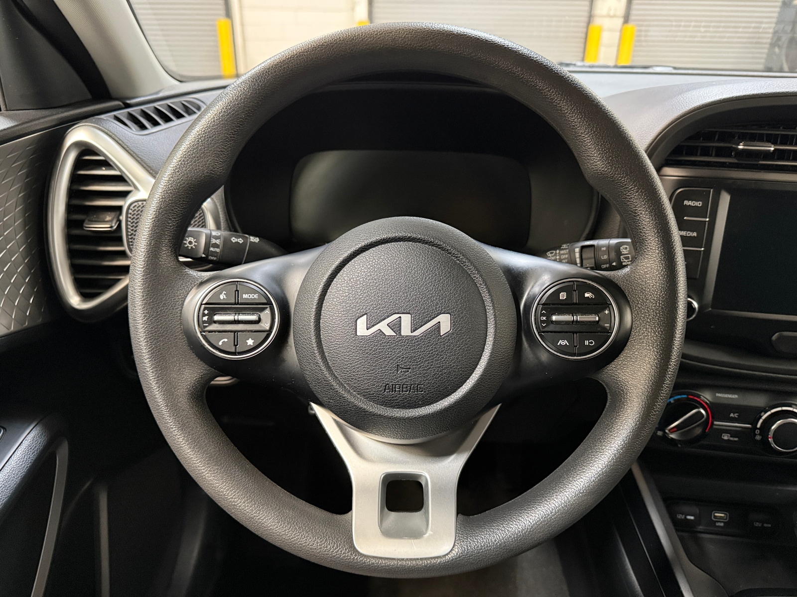 Thumbnail: 2023 Kia Soul - 5