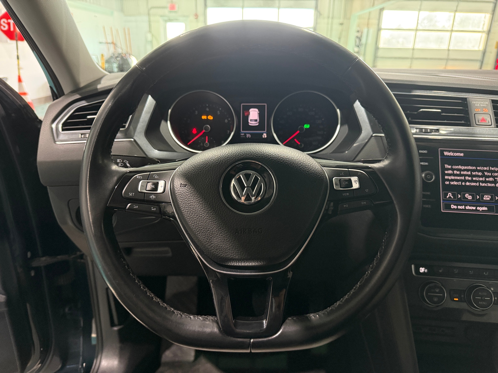 Thumbnail: 2019 Volkswagen Tiguan - 4