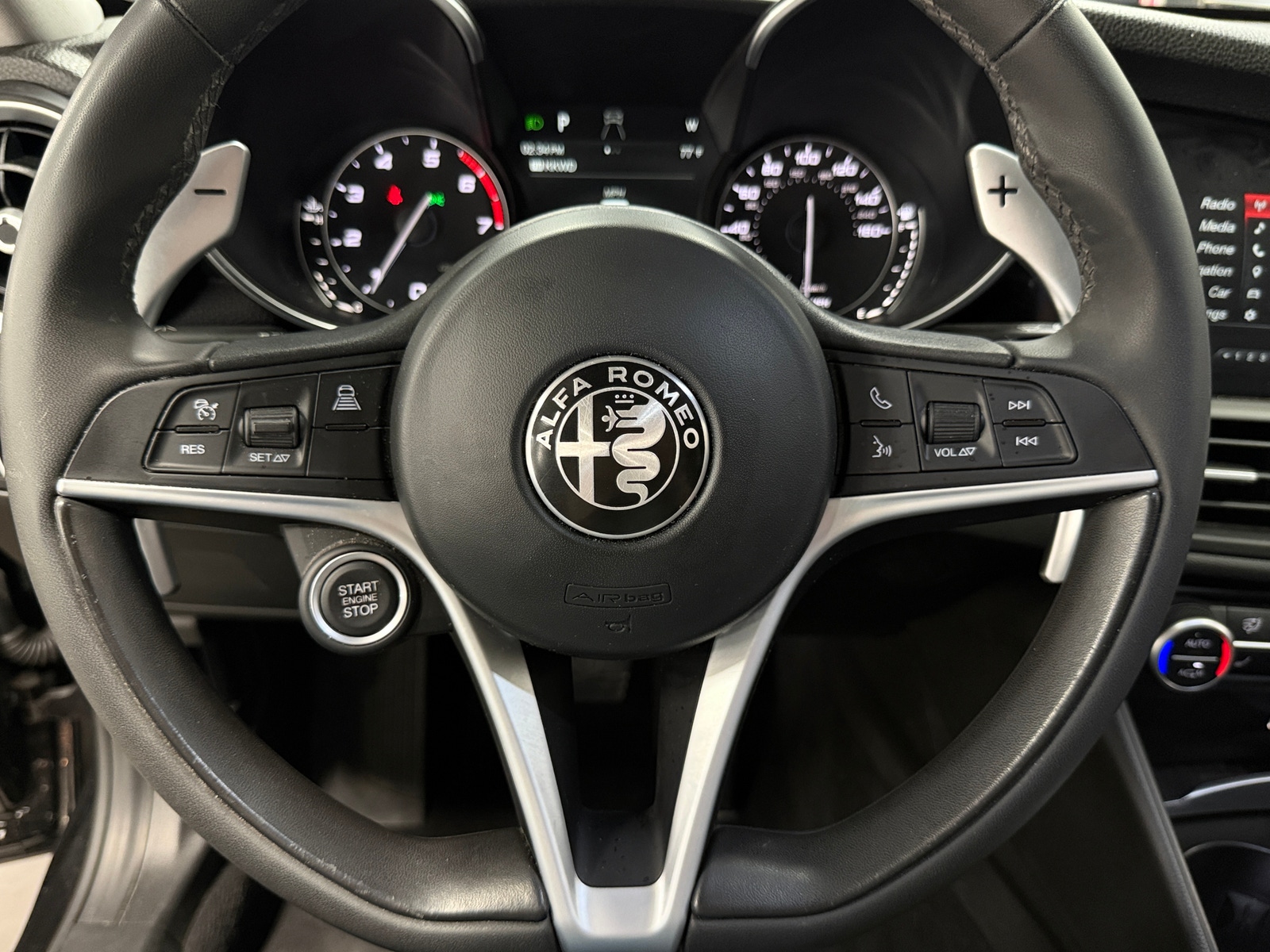 Thumbnail: 2017 Alfa Romeo Giulia - 4