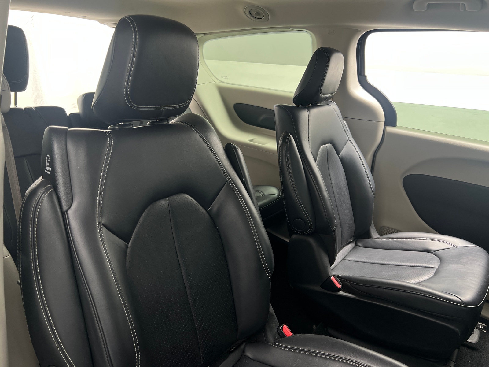 Thumbnail: 2023 Chrysler Pacifica - 5