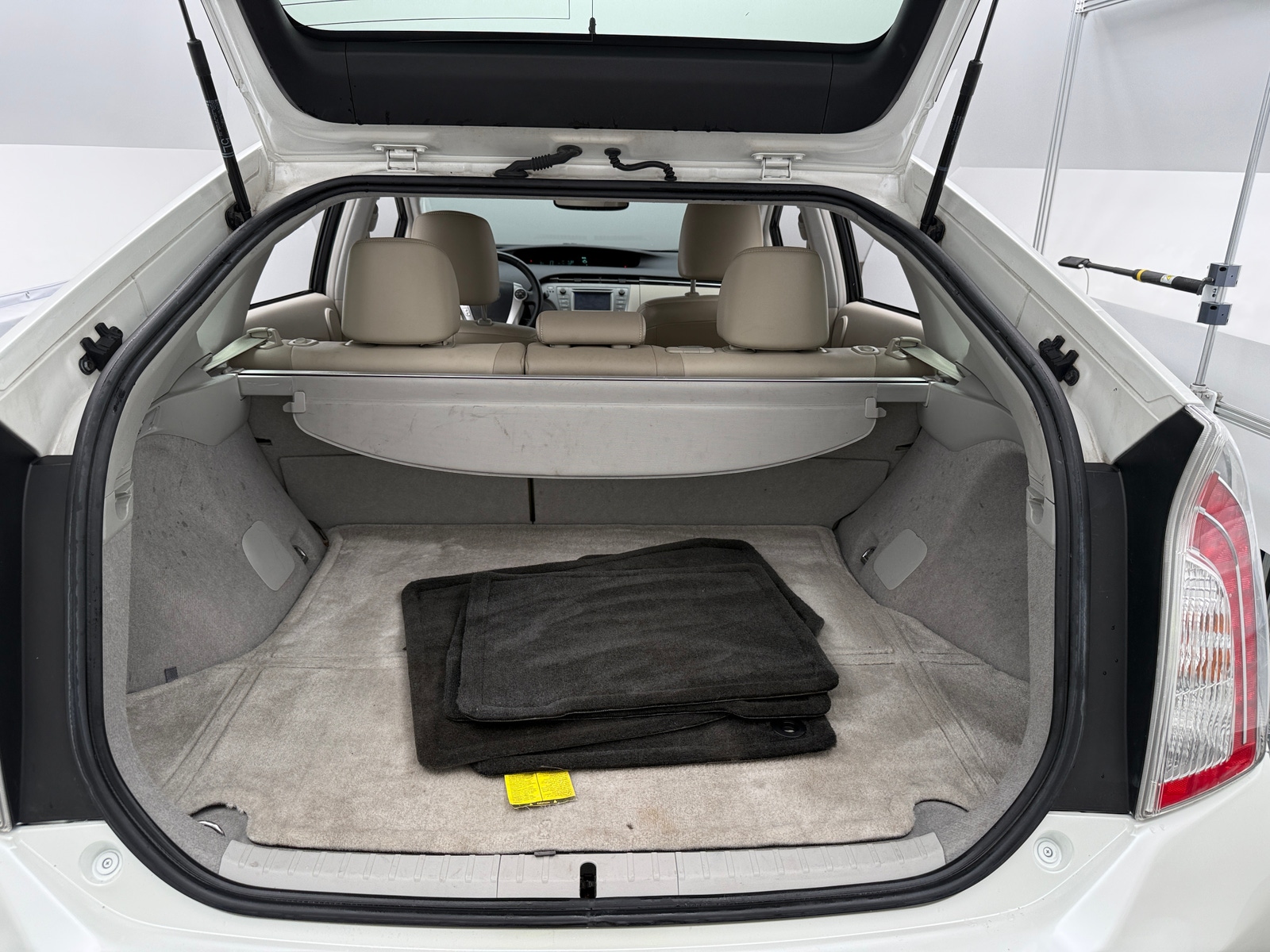 Thumbnail: 2013 Toyota Prius - 7