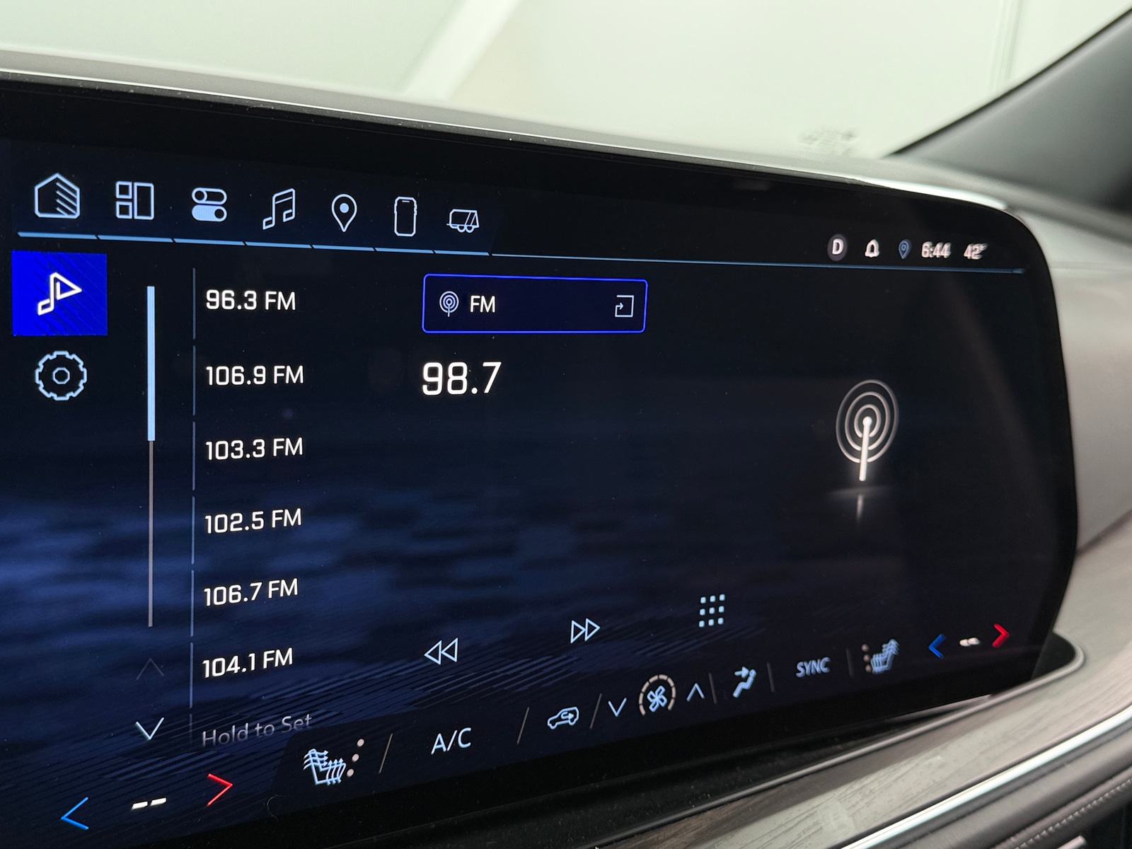 Thumbnail: 2025 Chevrolet Tahoe - 3