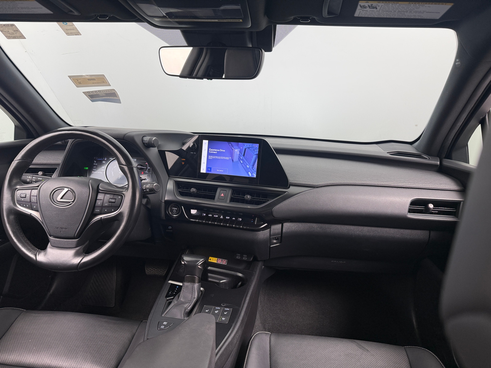 Thumbnail: 2024 Lexus UX - 2