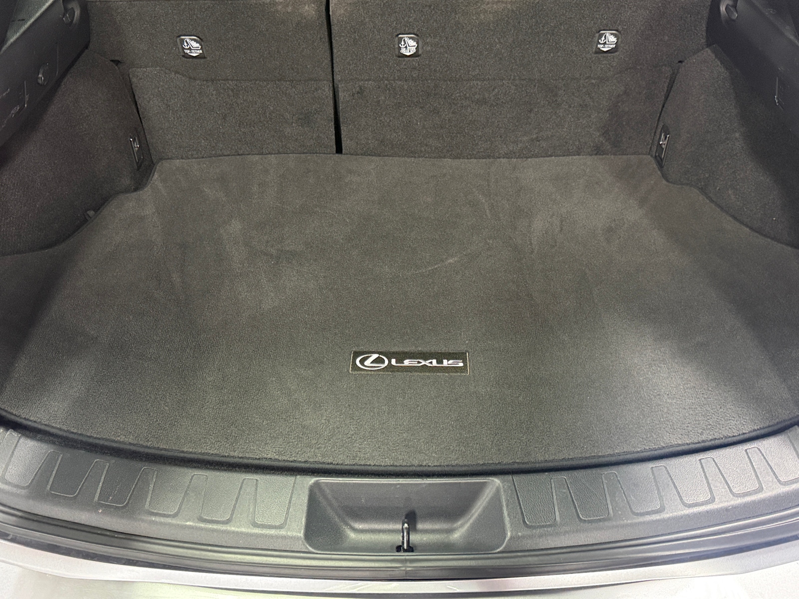 Thumbnail: 2024 Lexus UX - 6