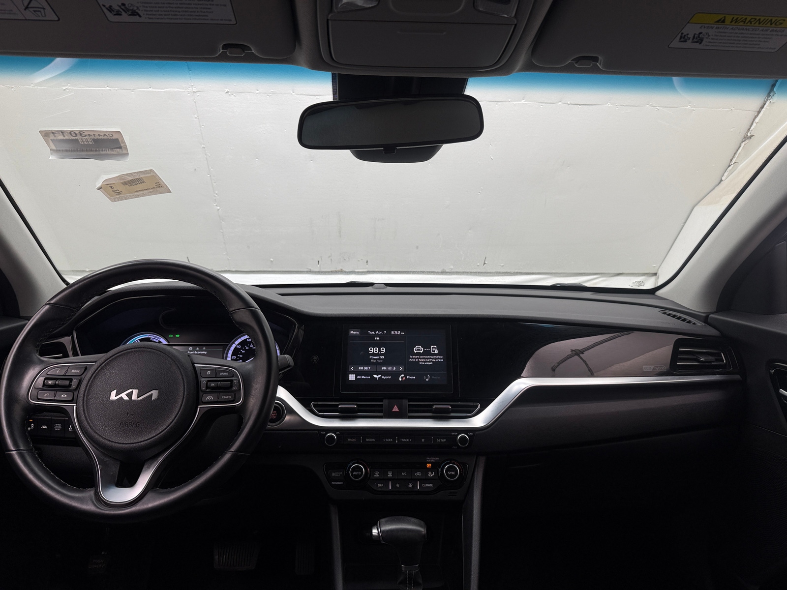 Thumbnail: 2022 Kia Niro - 3