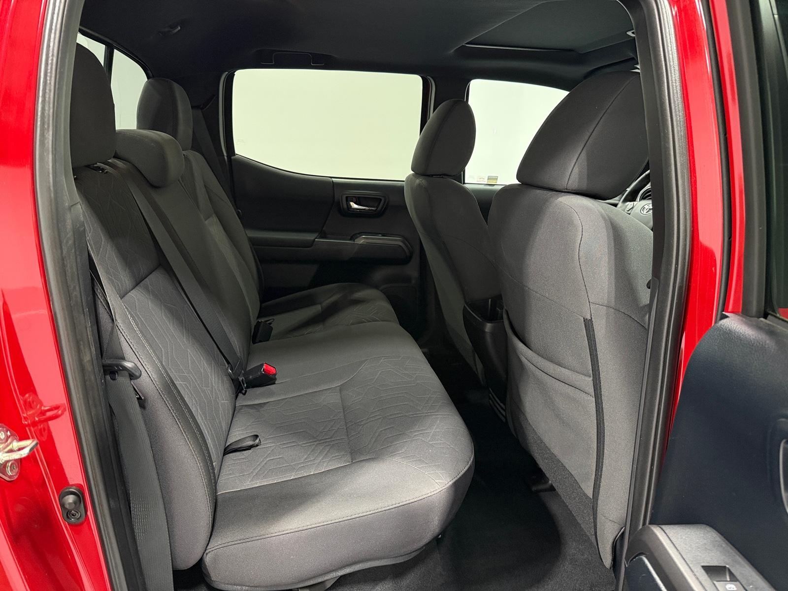 Thumbnail: 2016 Toyota Tacoma - 6