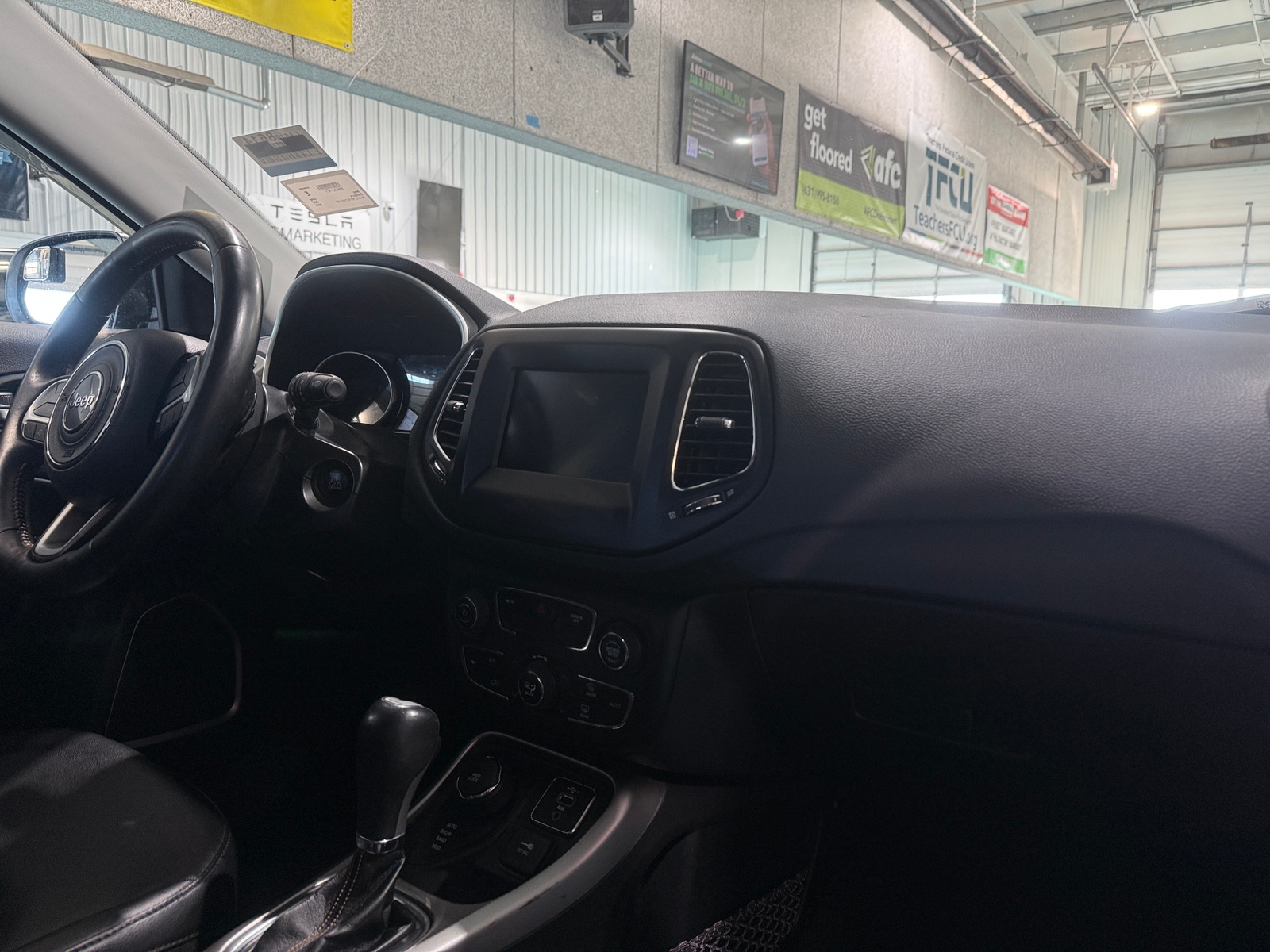 Thumbnail: 2019 Jeep Compass - 3