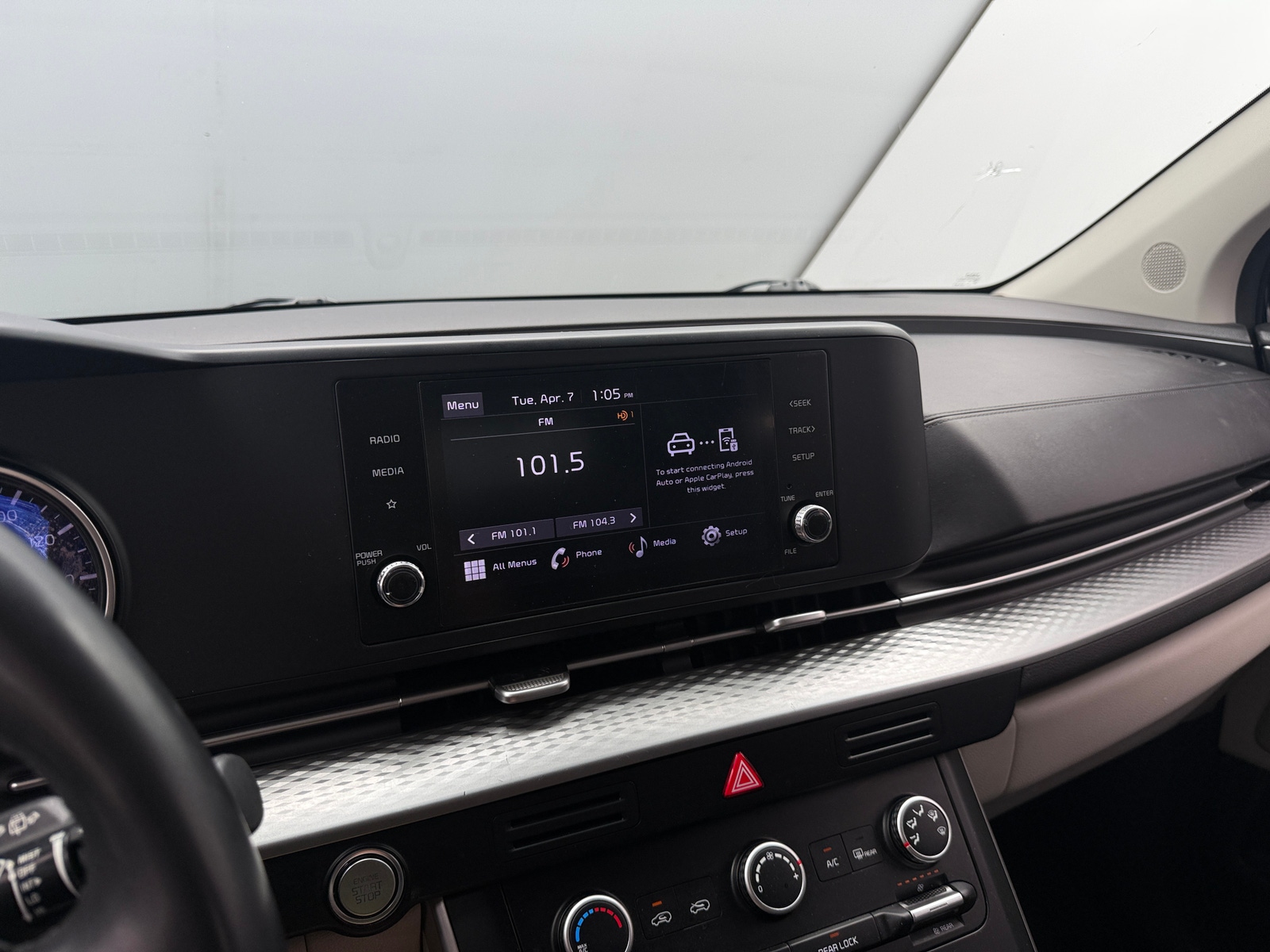 Thumbnail: 2023 Kia Carnival - 3