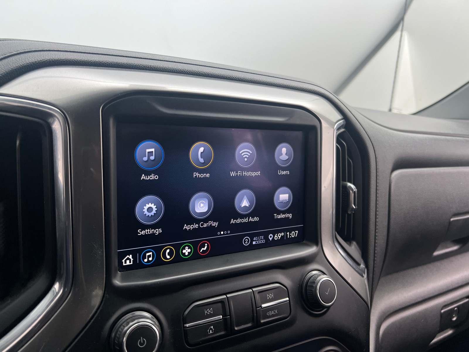 Thumbnail: 2020 Chevrolet Silverado 1500 - 3