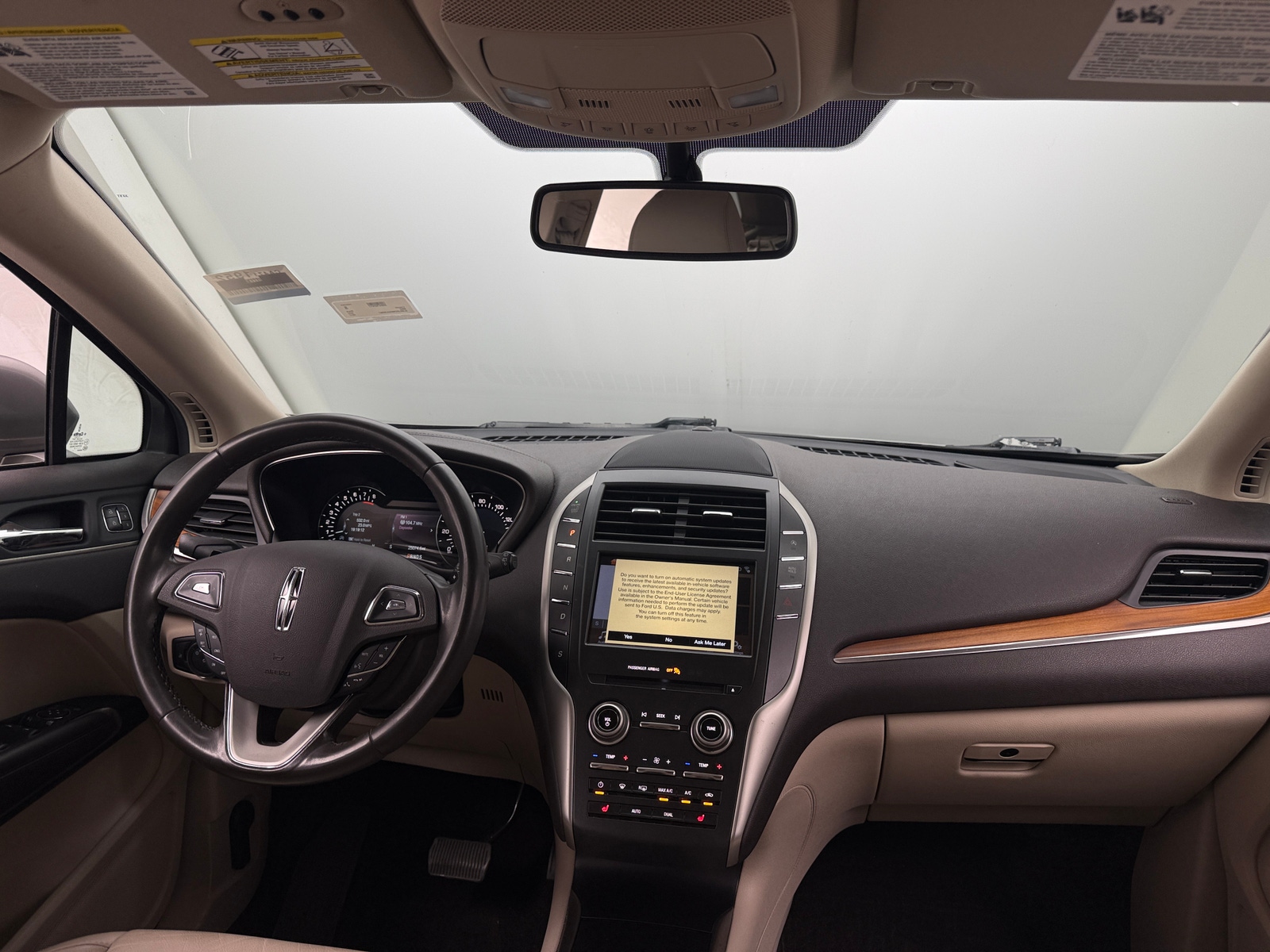 Thumbnail: 2017 Lincoln MKC - 2