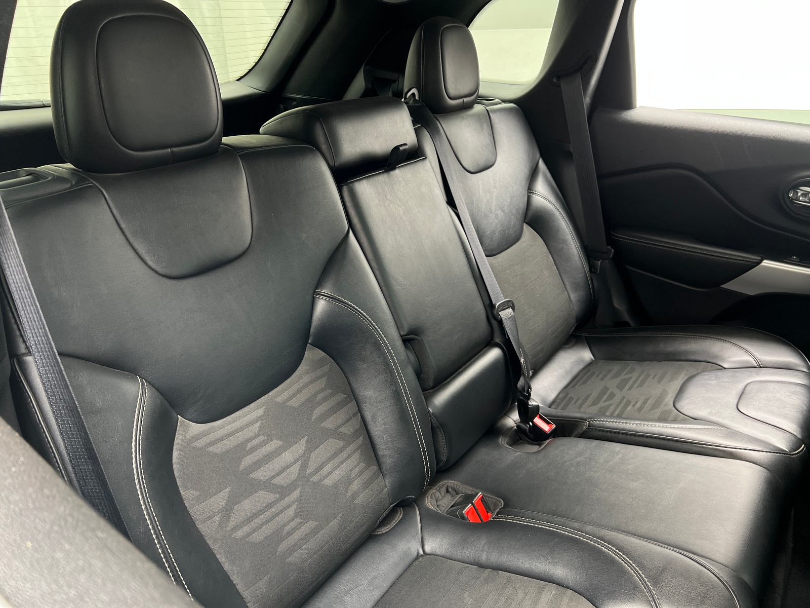 Thumbnail: 2022 Jeep Cherokee - 5