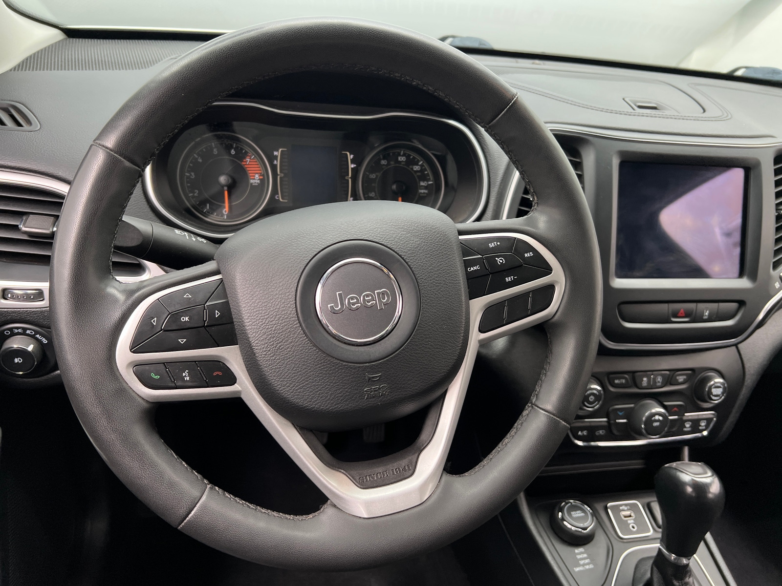 Thumbnail: 2022 Jeep Cherokee - 4