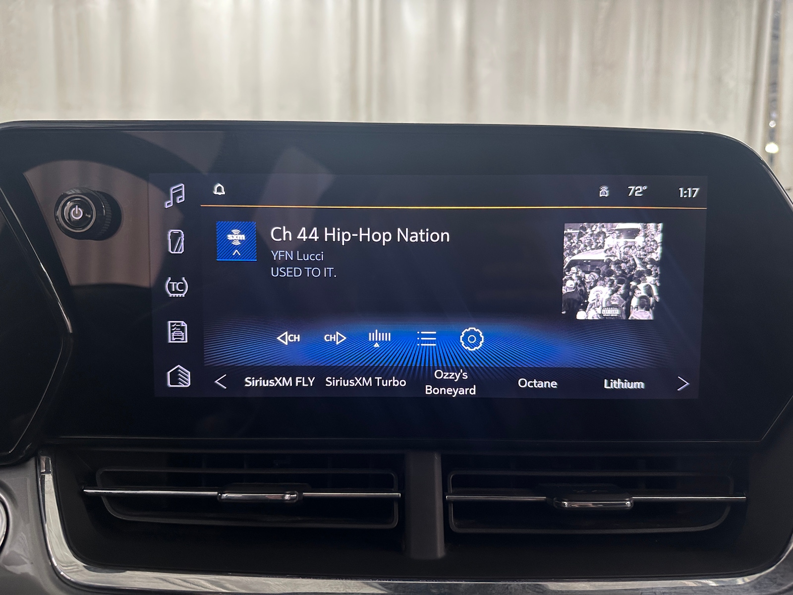 Thumbnail: 2025 Chevrolet Trax - 4