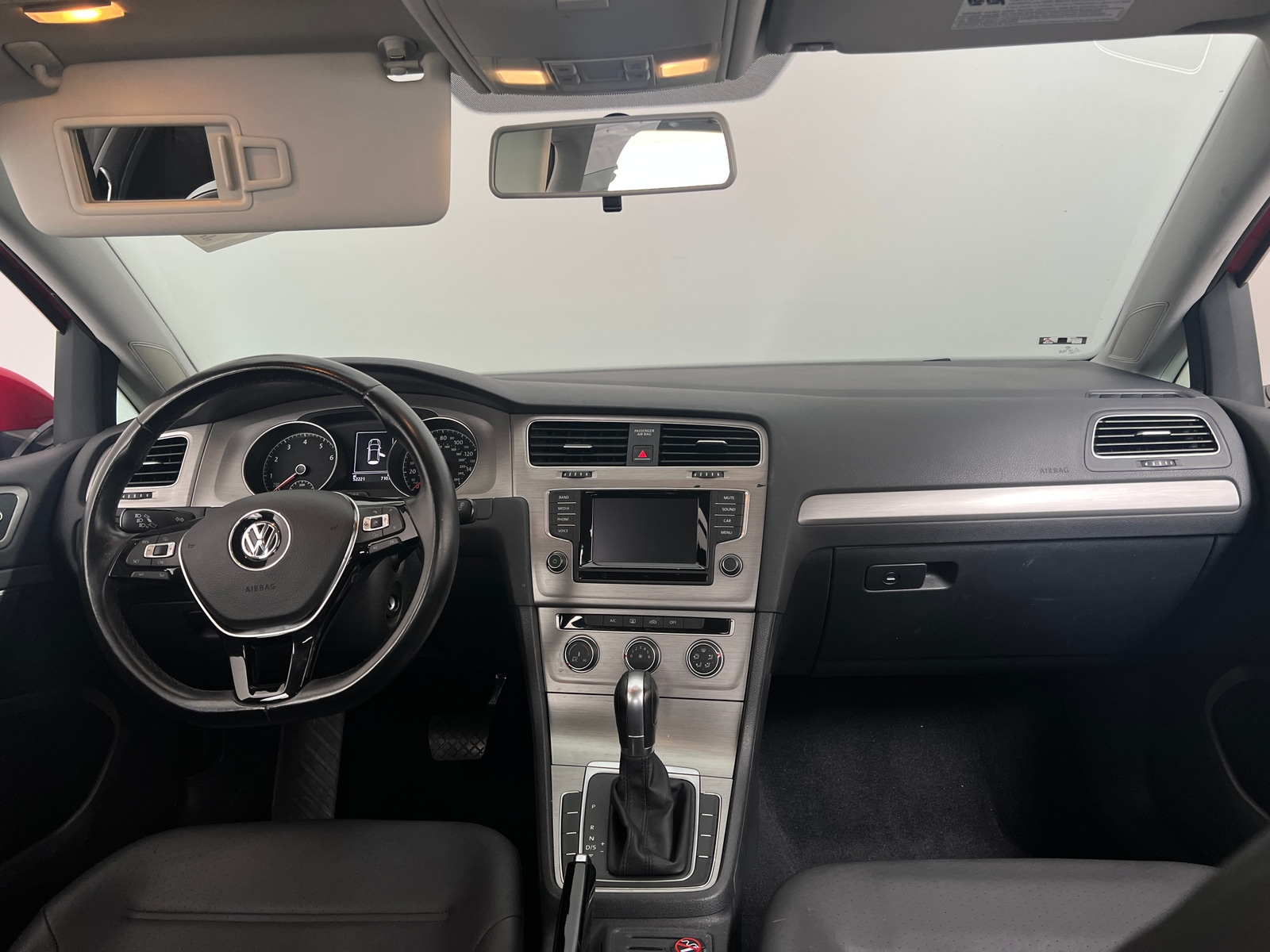 Thumbnail: 2015 Volkswagen Golf - 2