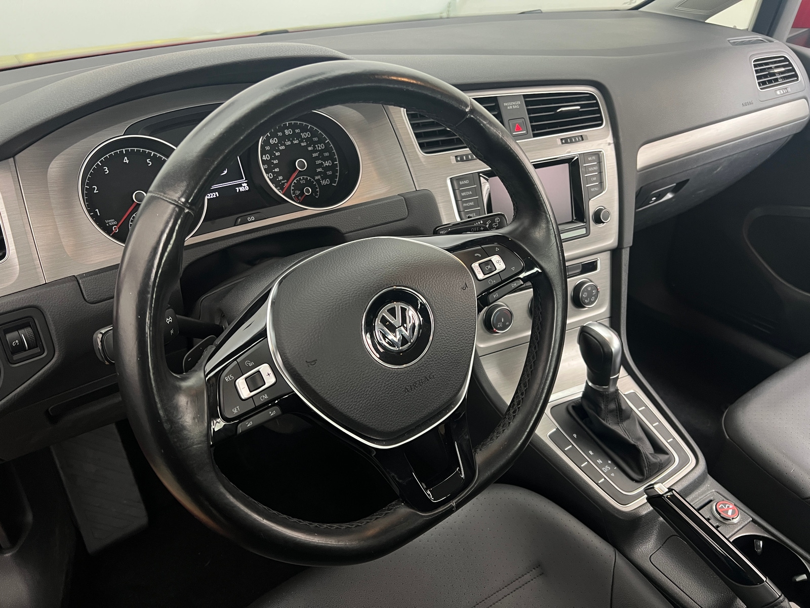 Thumbnail: 2015 Volkswagen Golf - 4