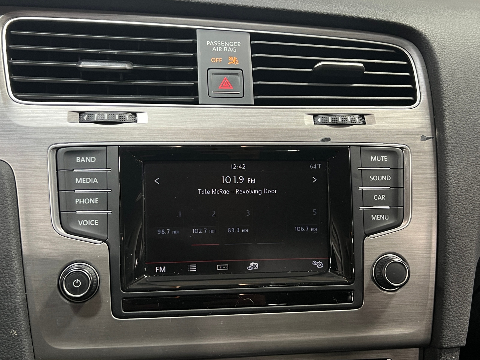 Thumbnail: 2015 Volkswagen Golf - 3