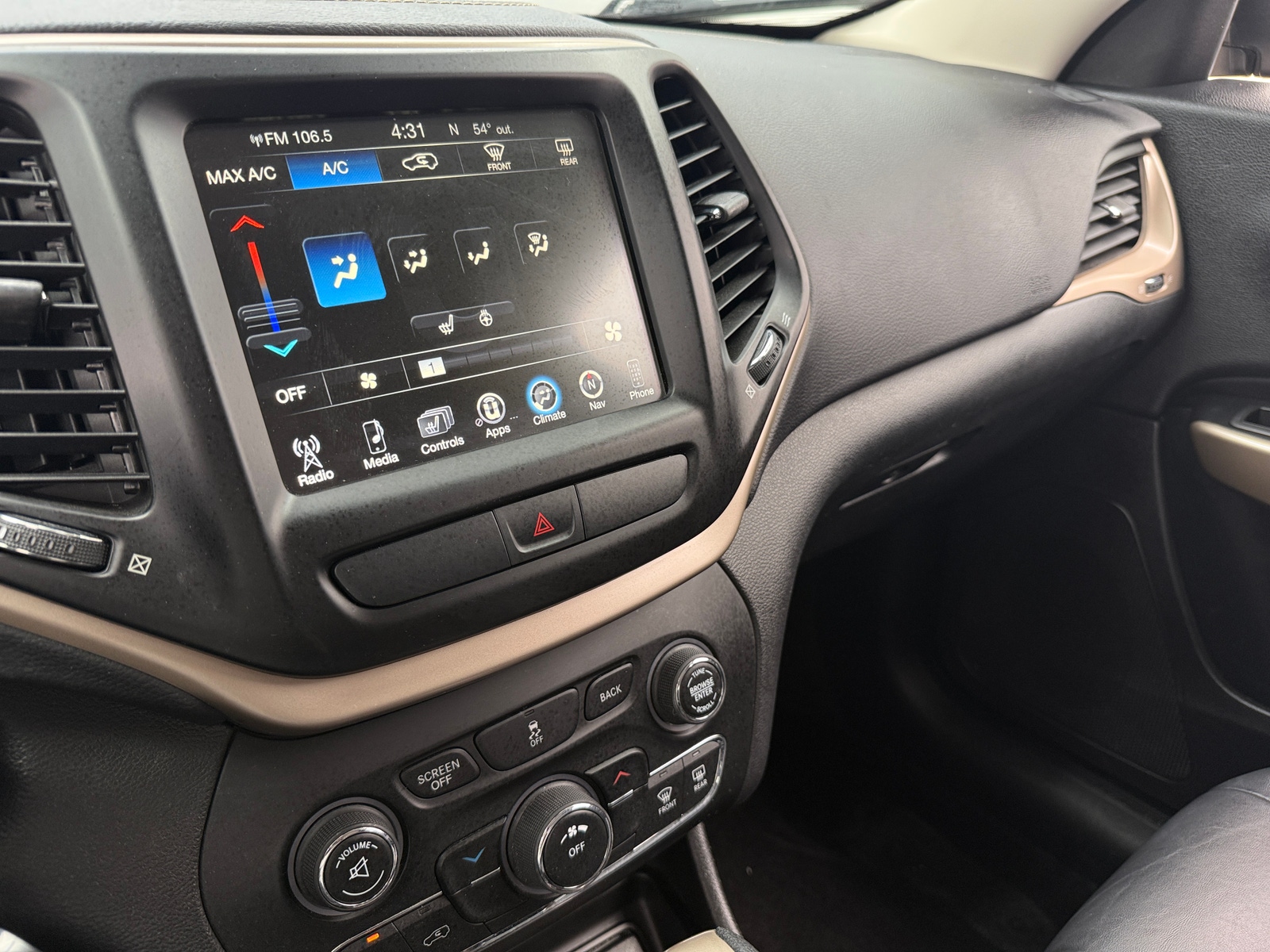 Thumbnail: 2017 Jeep Cherokee - 3