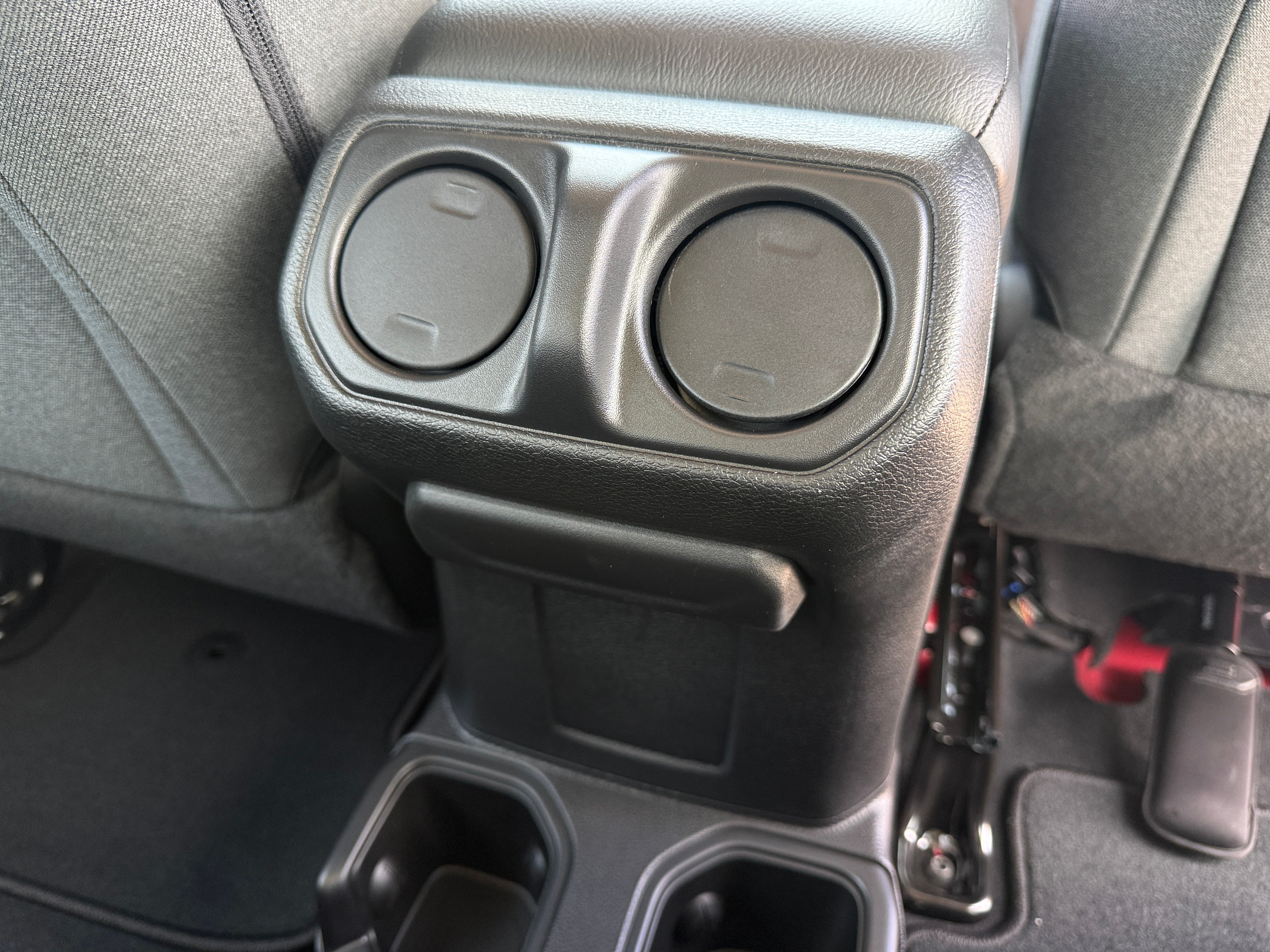 2026 Jeep Wrangler Sport's photo