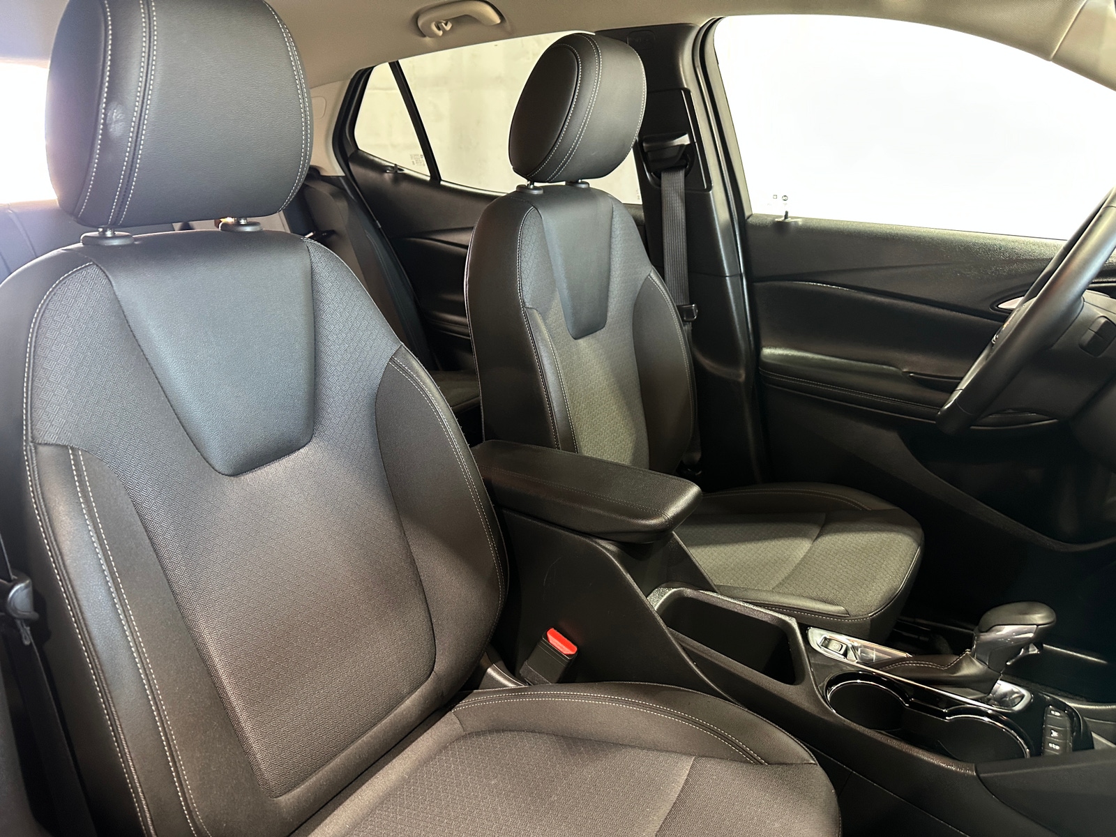 Thumbnail: 2025 Buick Encore GX - 2