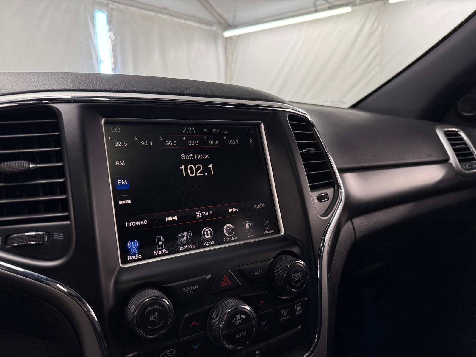 Thumbnail: 2015 Jeep Grand Cherokee - 4