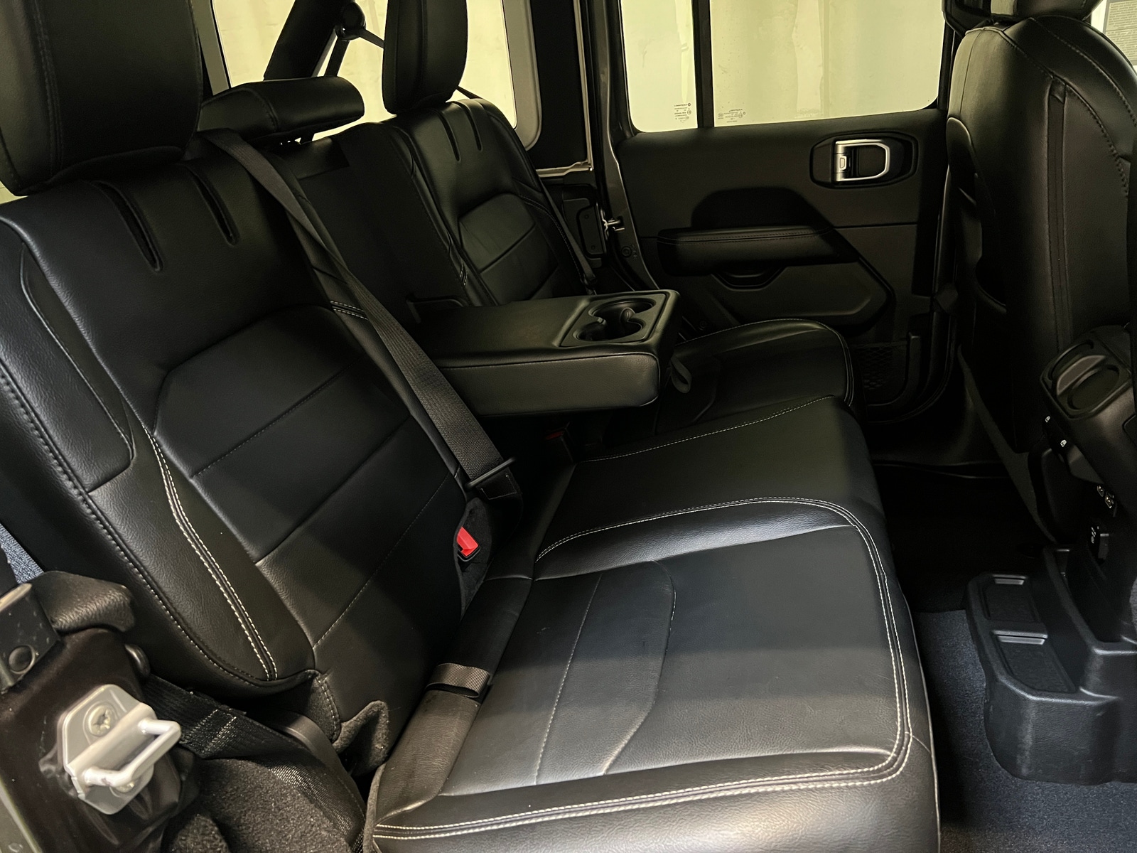 Thumbnail: 2022 Jeep Wrangler - 5