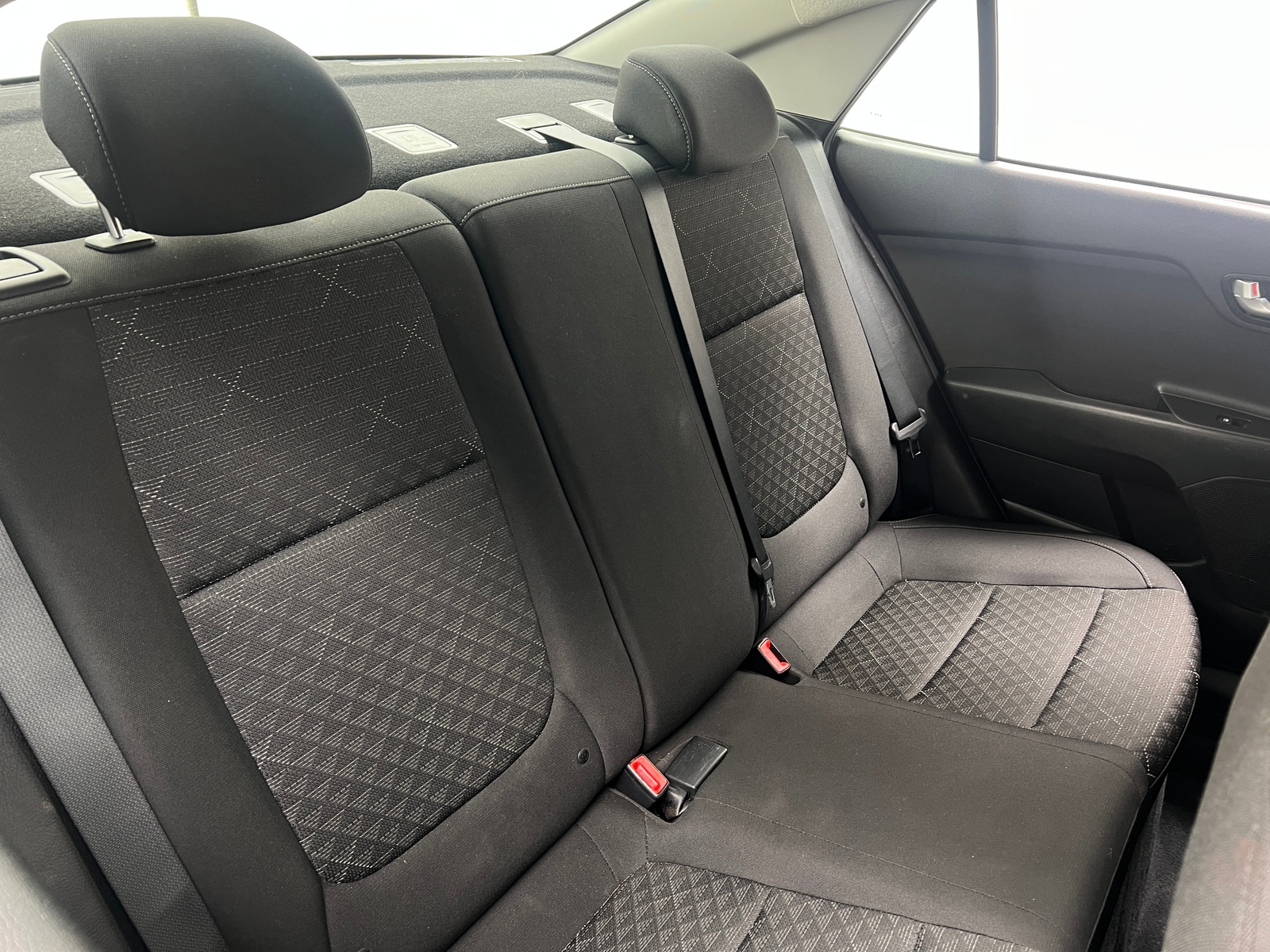 Thumbnail: 2022 Kia Rio - 6