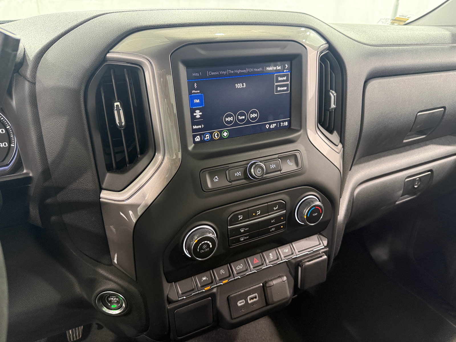 Thumbnail: 2024 Chevrolet Silverado 1500 - 4