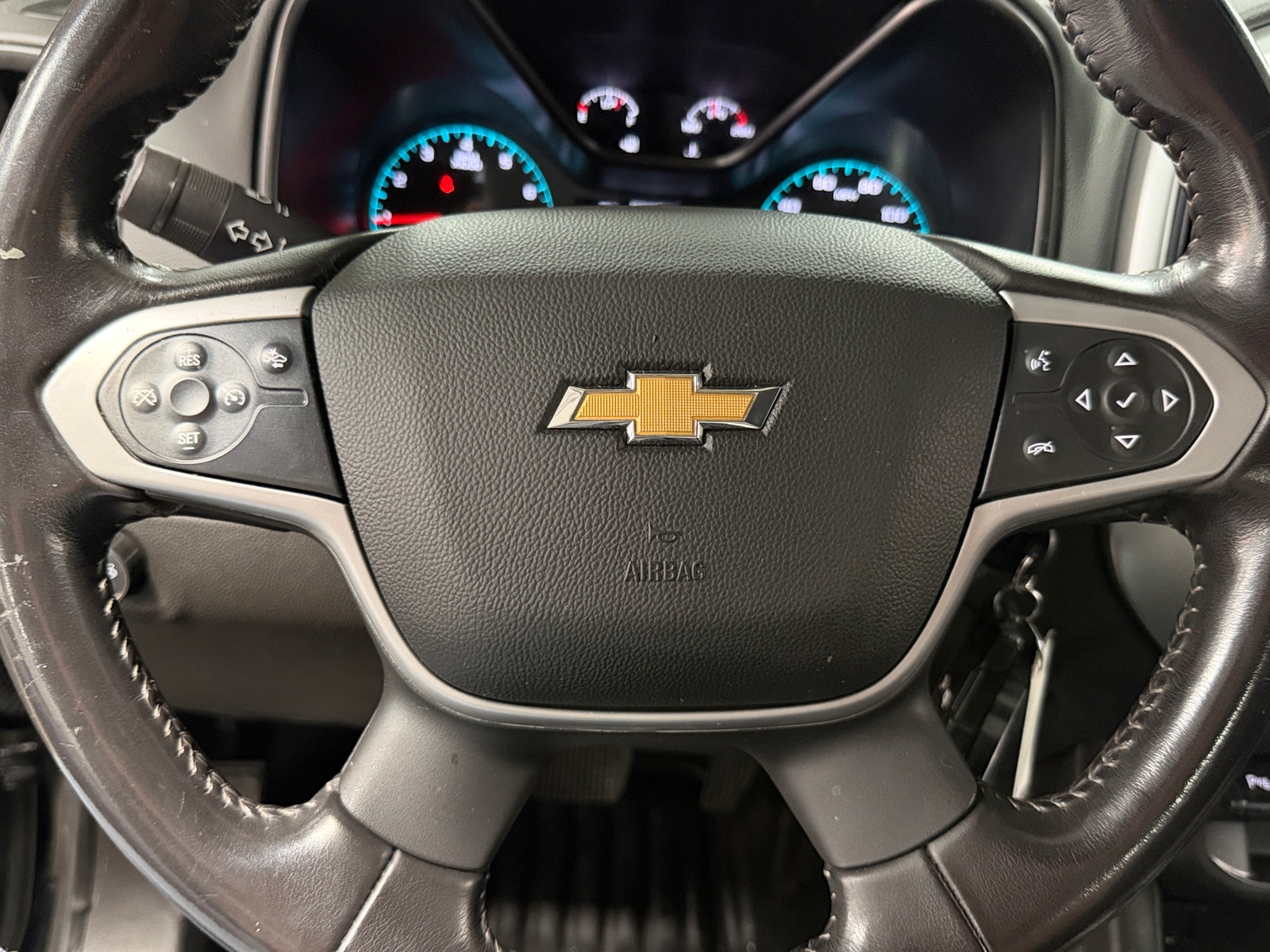 Thumbnail: 2022 Chevrolet Colorado - 5