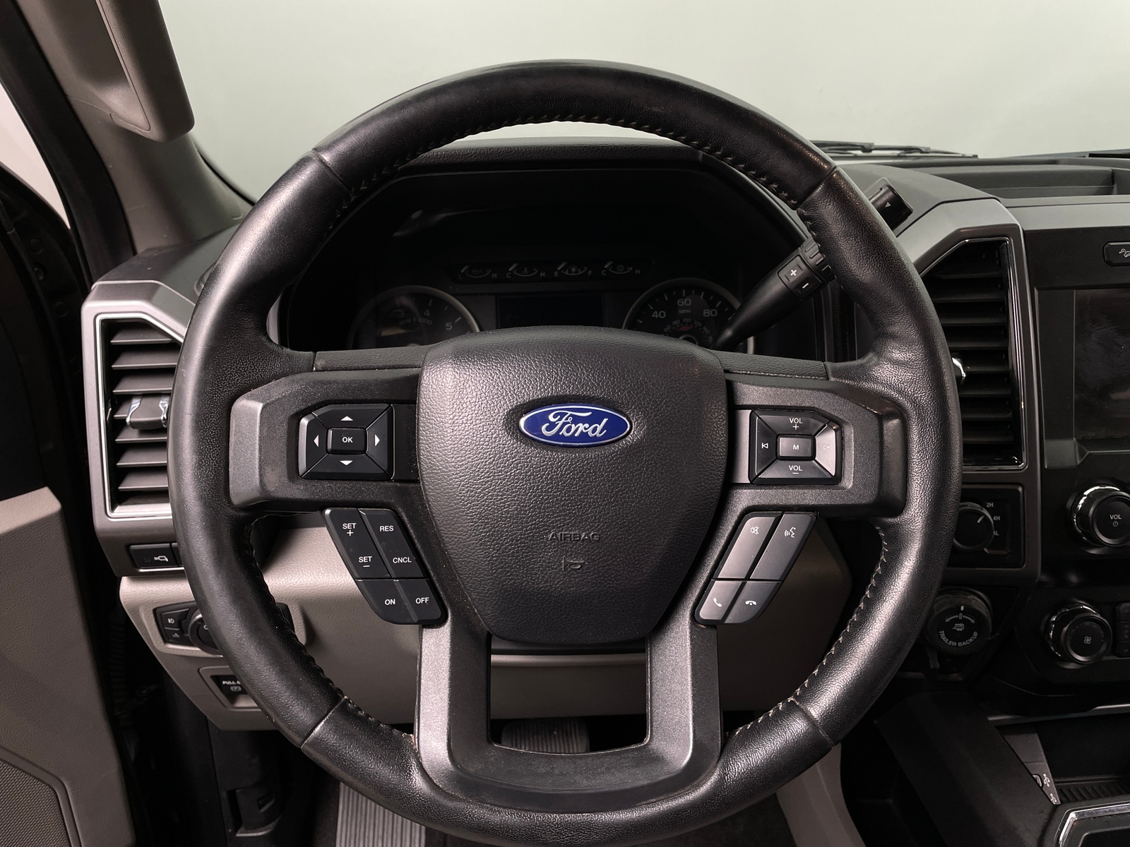 Thumbnail: 2019 Ford Econoline - 5