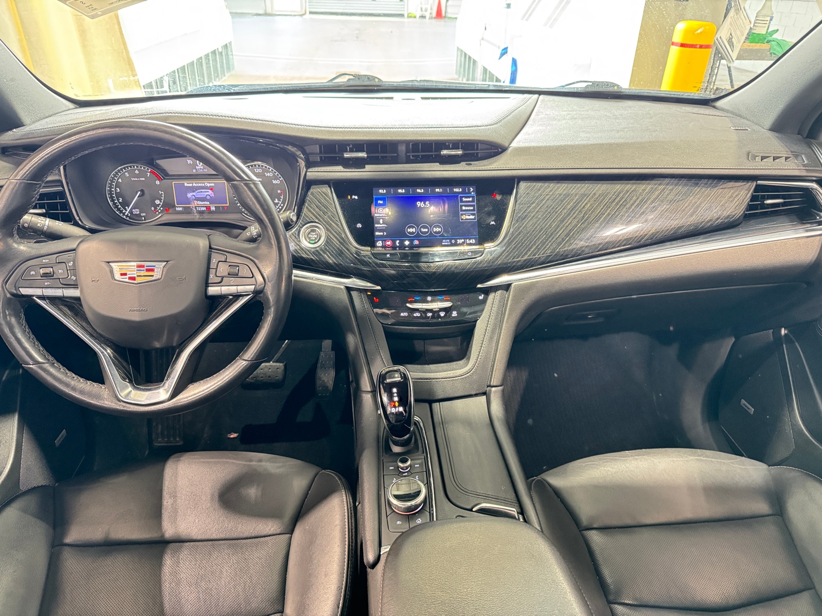 Thumbnail: 2022 Cadillac XT6 - 2