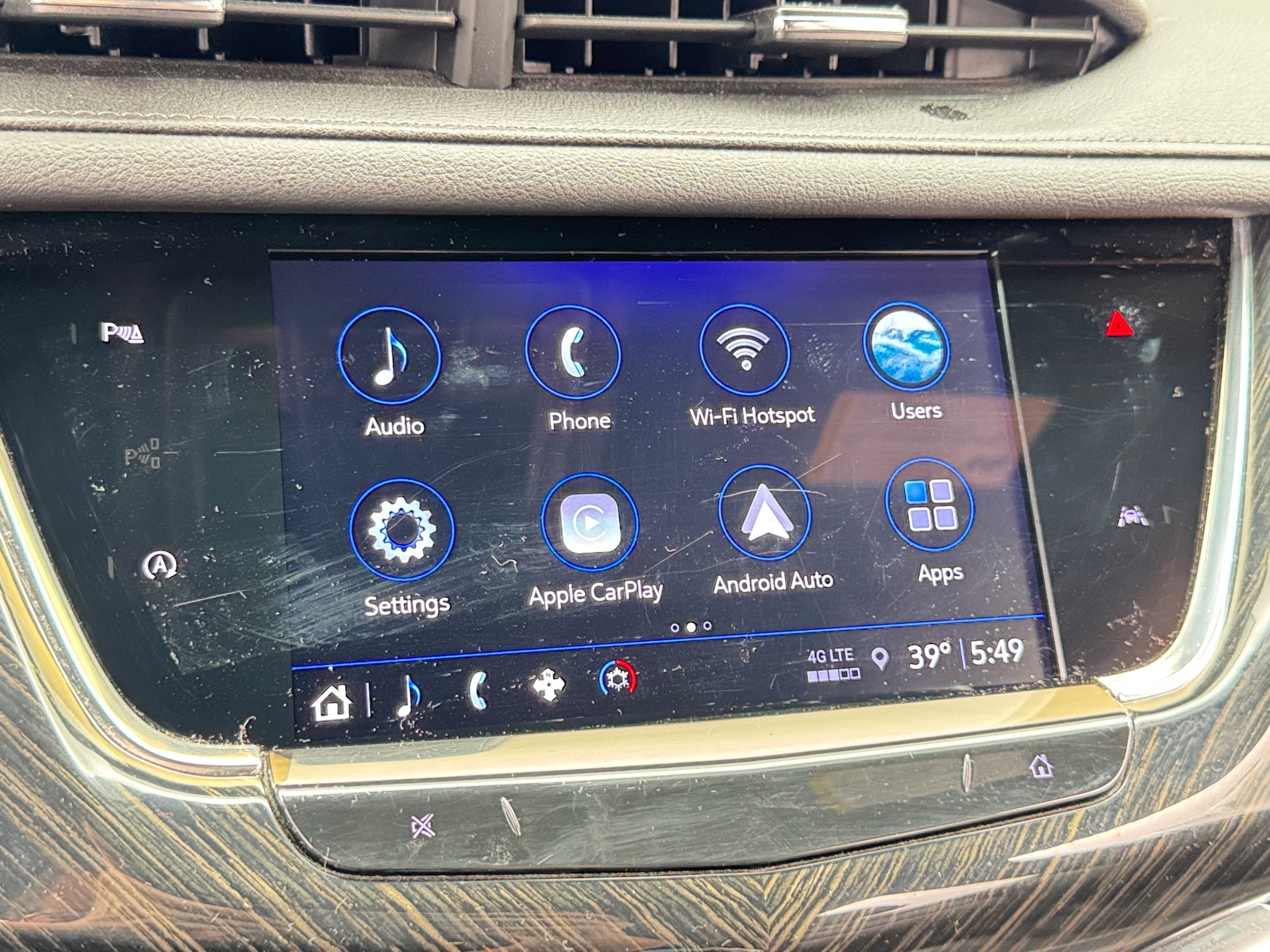 Thumbnail: 2022 Cadillac XT6 - 3