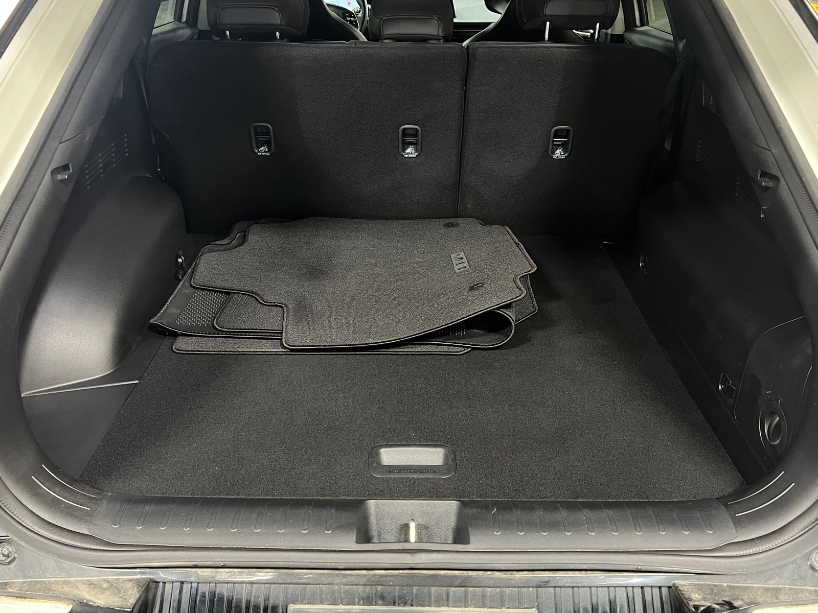 Thumbnail: 2023 Kia EV6 - 6