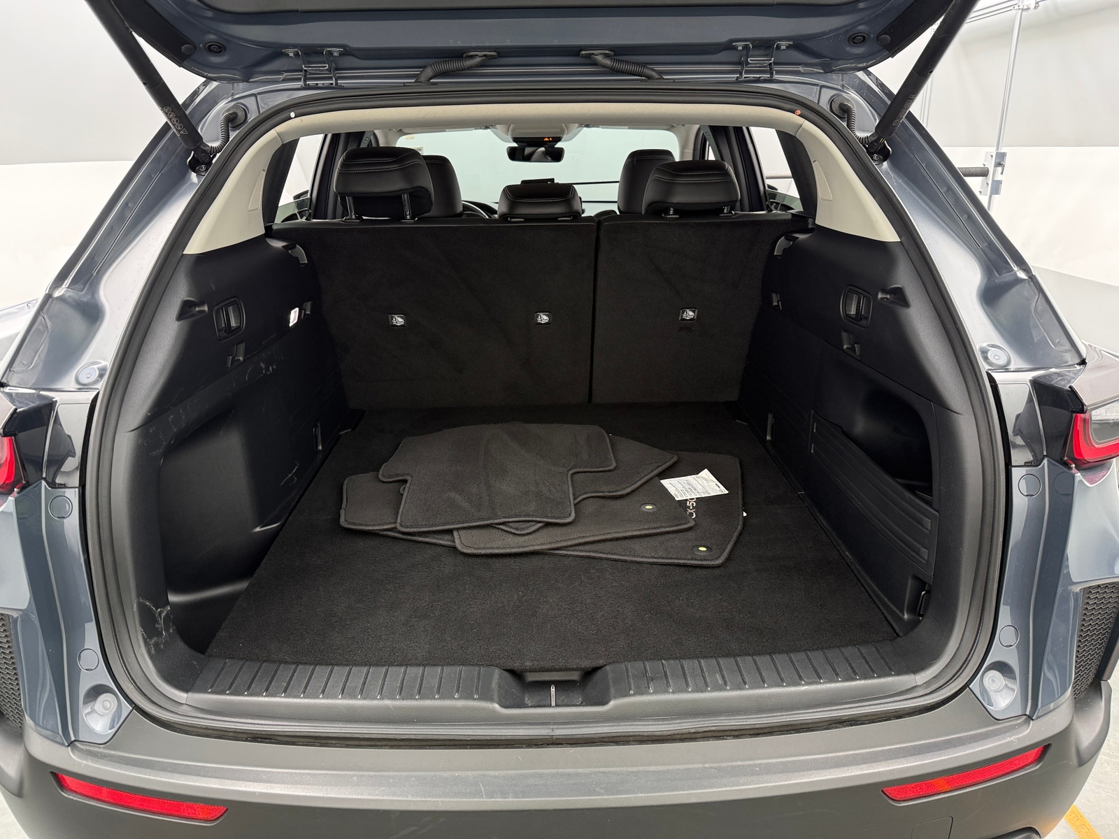 Thumbnail: 2025 Mazda CX-50 - 6