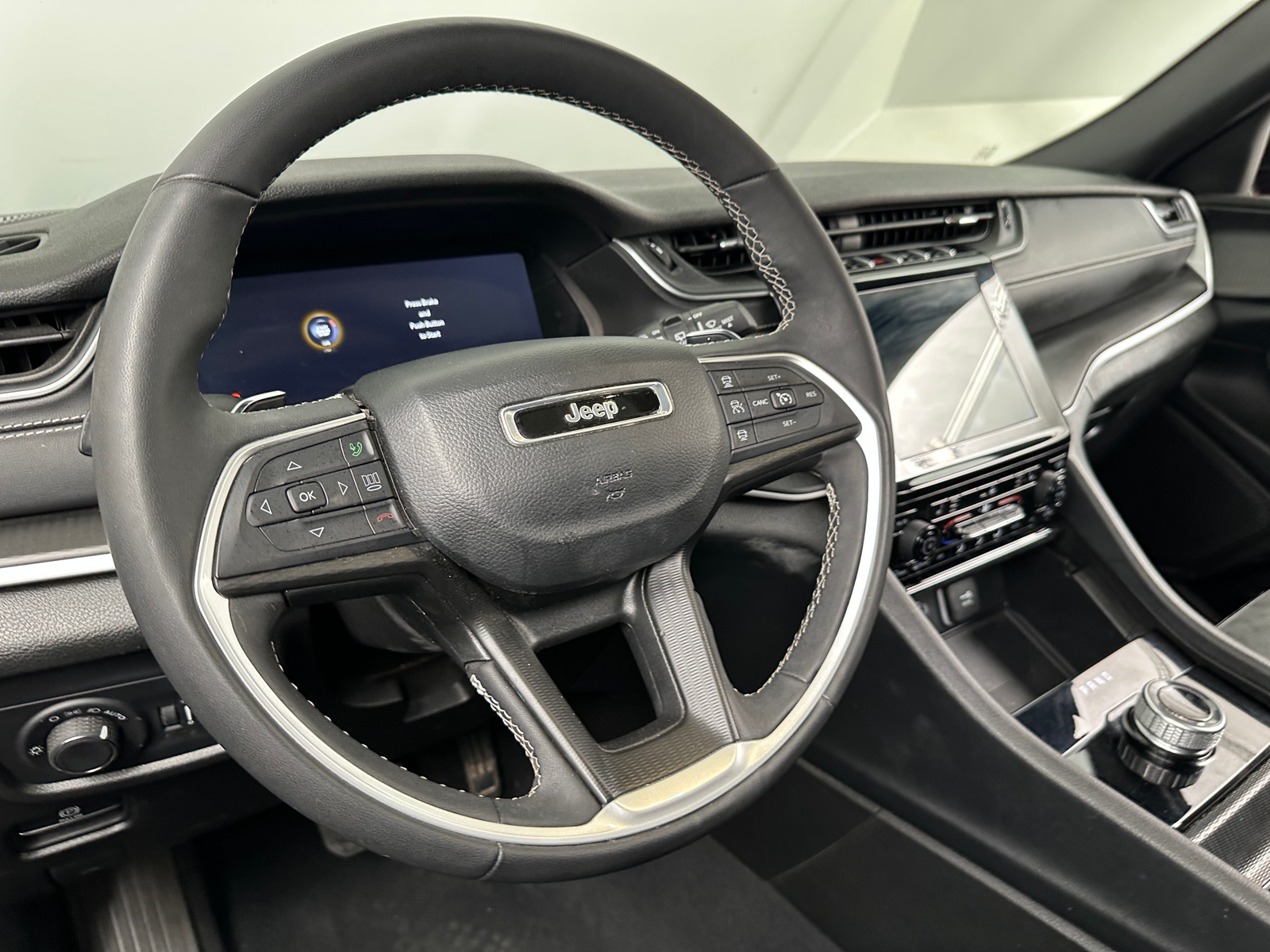 Thumbnail: 2024 Jeep Grand Cherokee L - 4