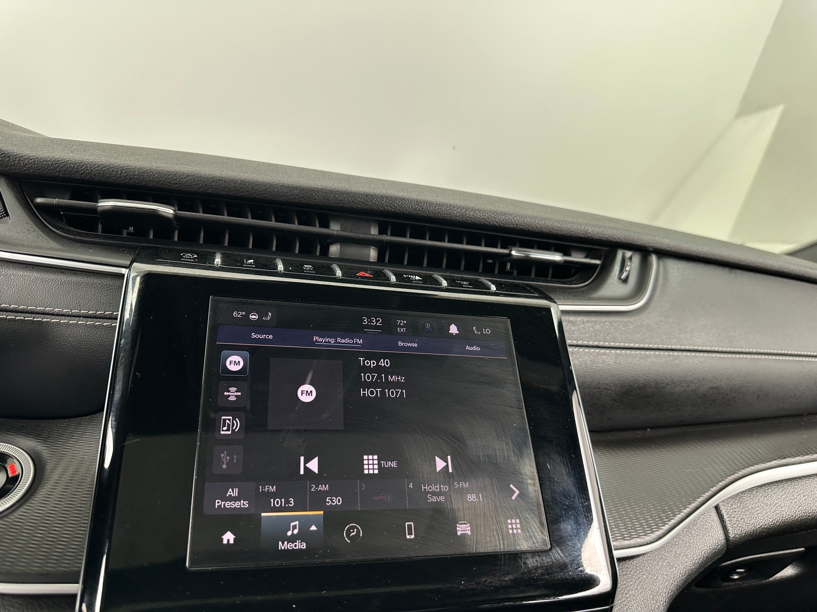 Thumbnail: 2024 Jeep Grand Cherokee L - 3