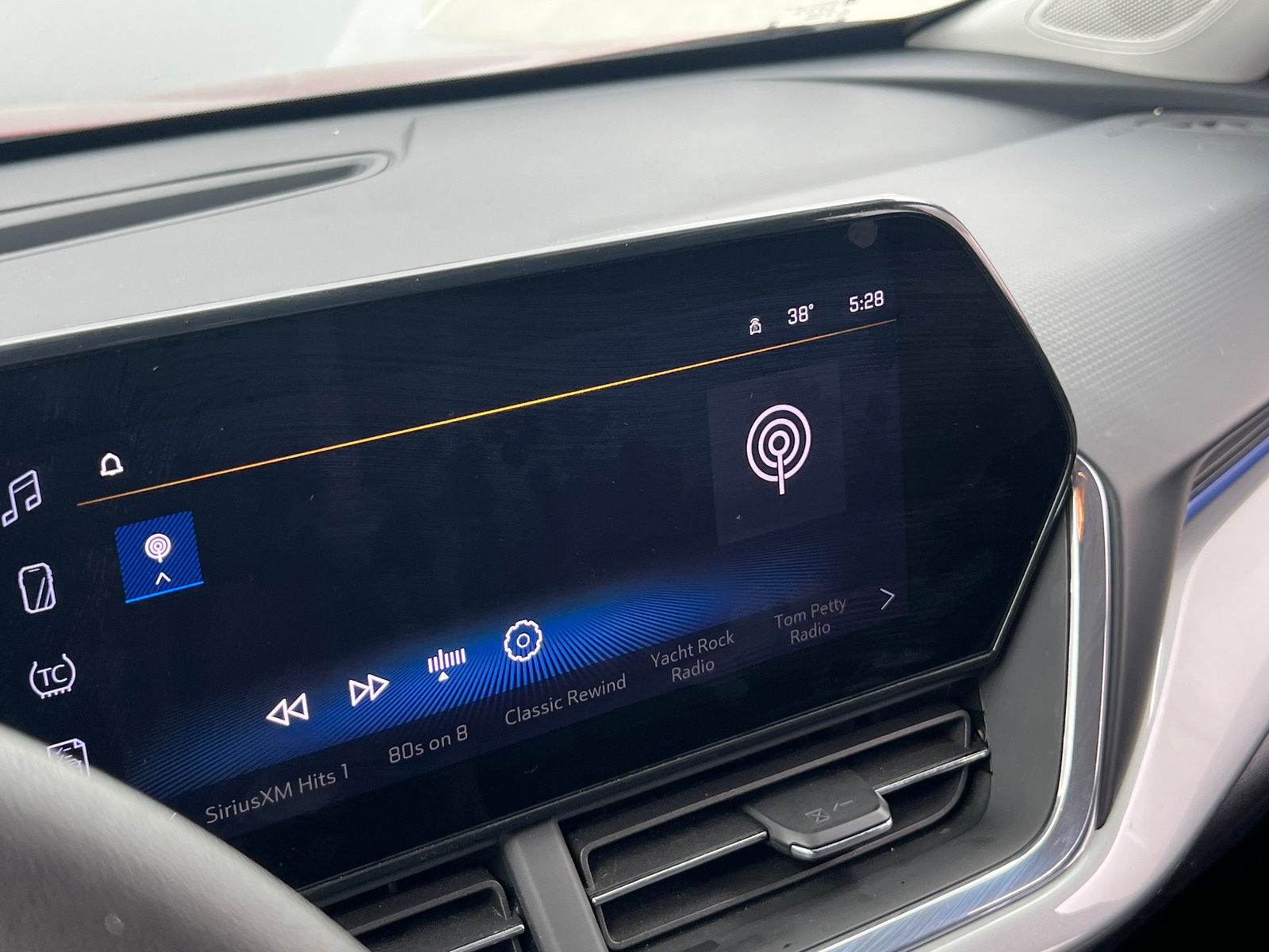 Thumbnail: 2025 Chevrolet Trax - 4