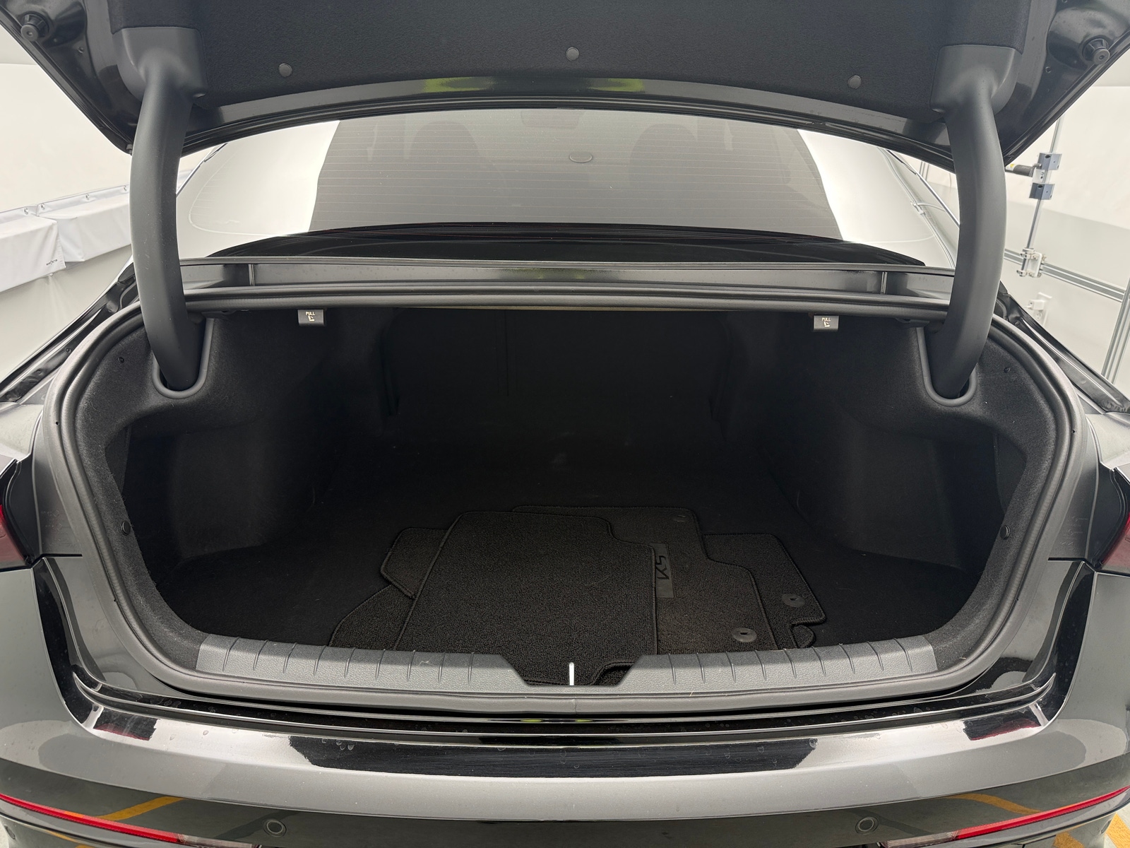 Thumbnail: 2025 Kia K5 - 6