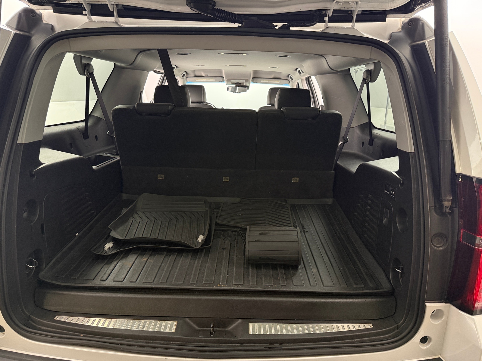 Thumbnail: 2016 Chevrolet Suburban - 6