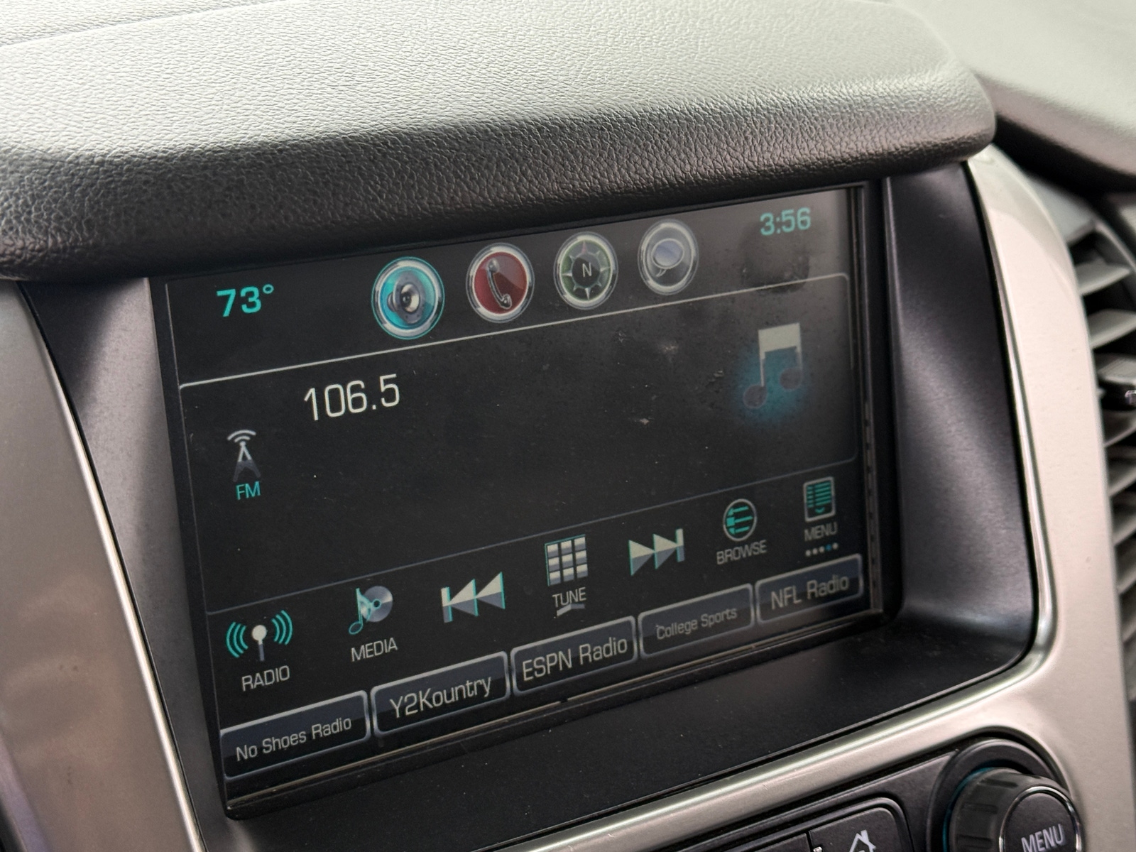 Thumbnail: 2016 Chevrolet Suburban - 3