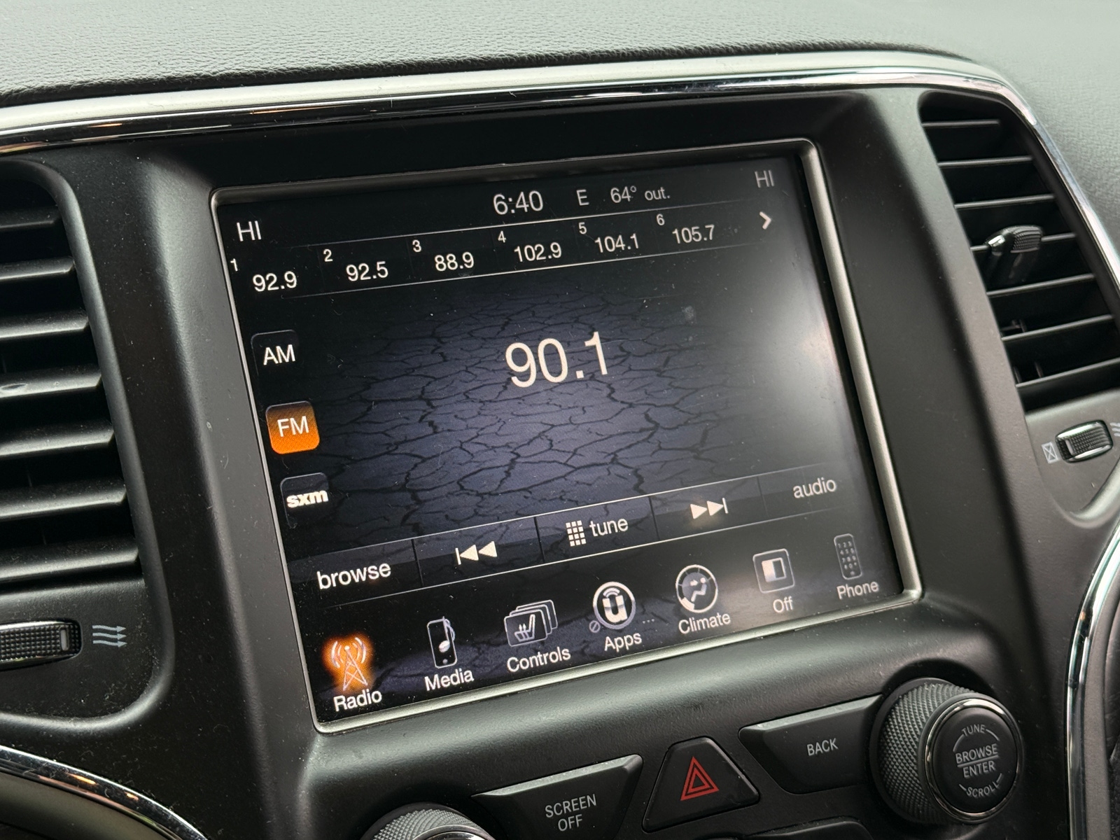 Thumbnail: 2017 Jeep Grand Cherokee - 3