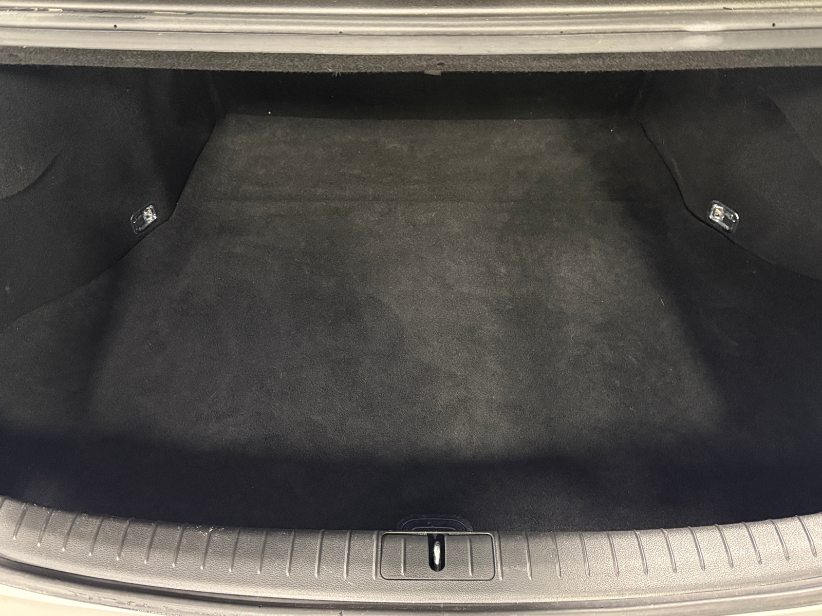 Thumbnail: 2017 Genesis G80 - 6