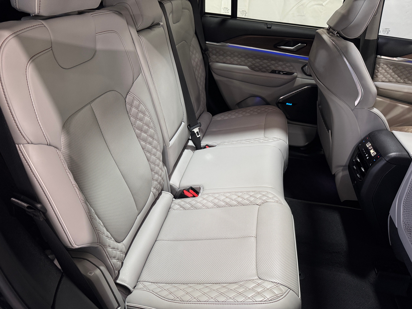 Thumbnail: 2022 Jeep Grand Cherokee - 5