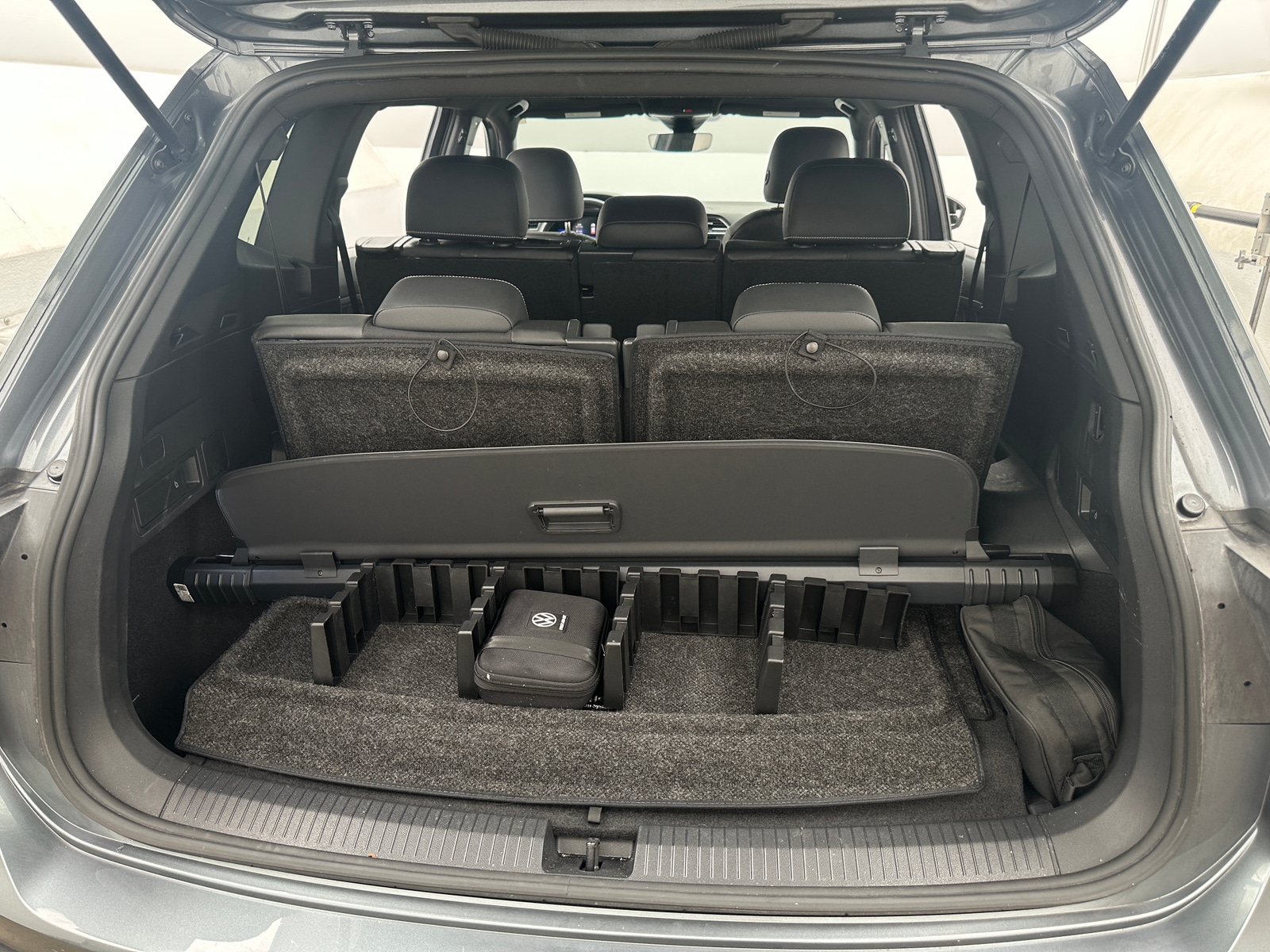 Thumbnail: 2023 Volkswagen Tiguan - 6