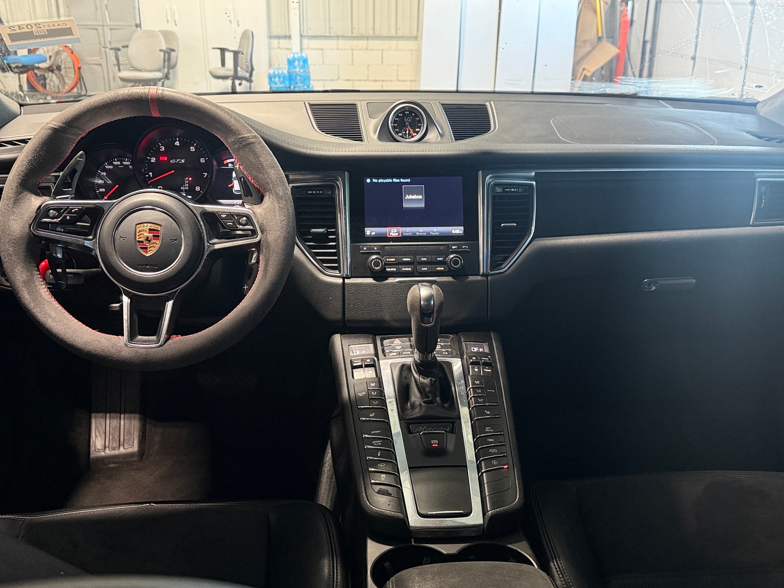 Thumbnail: 2018 Porsche Macan - 2
